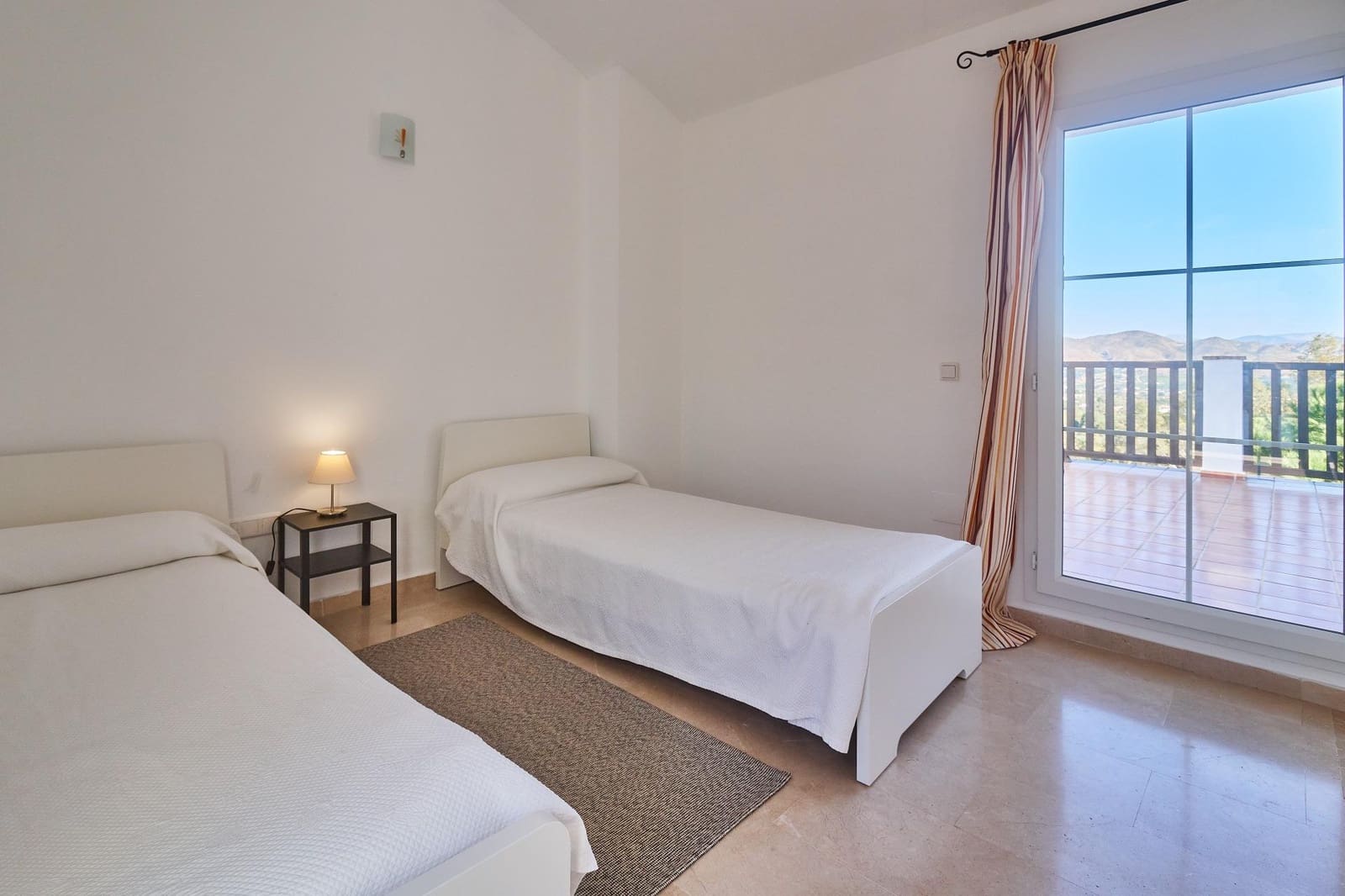 3 sypialnia Dom szeregowy na sprzedaż w Alhaurin de la Torre z basenem garażem - 429 990 € (Ref: 9359688)