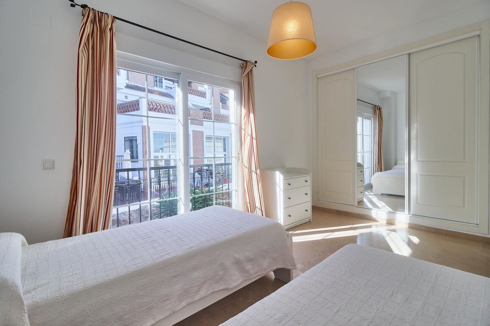 3 sypialnia Dom szeregowy na sprzedaż w Alhaurin de la Torre z basenem garażem - 429 990 € (Ref: 9359688)