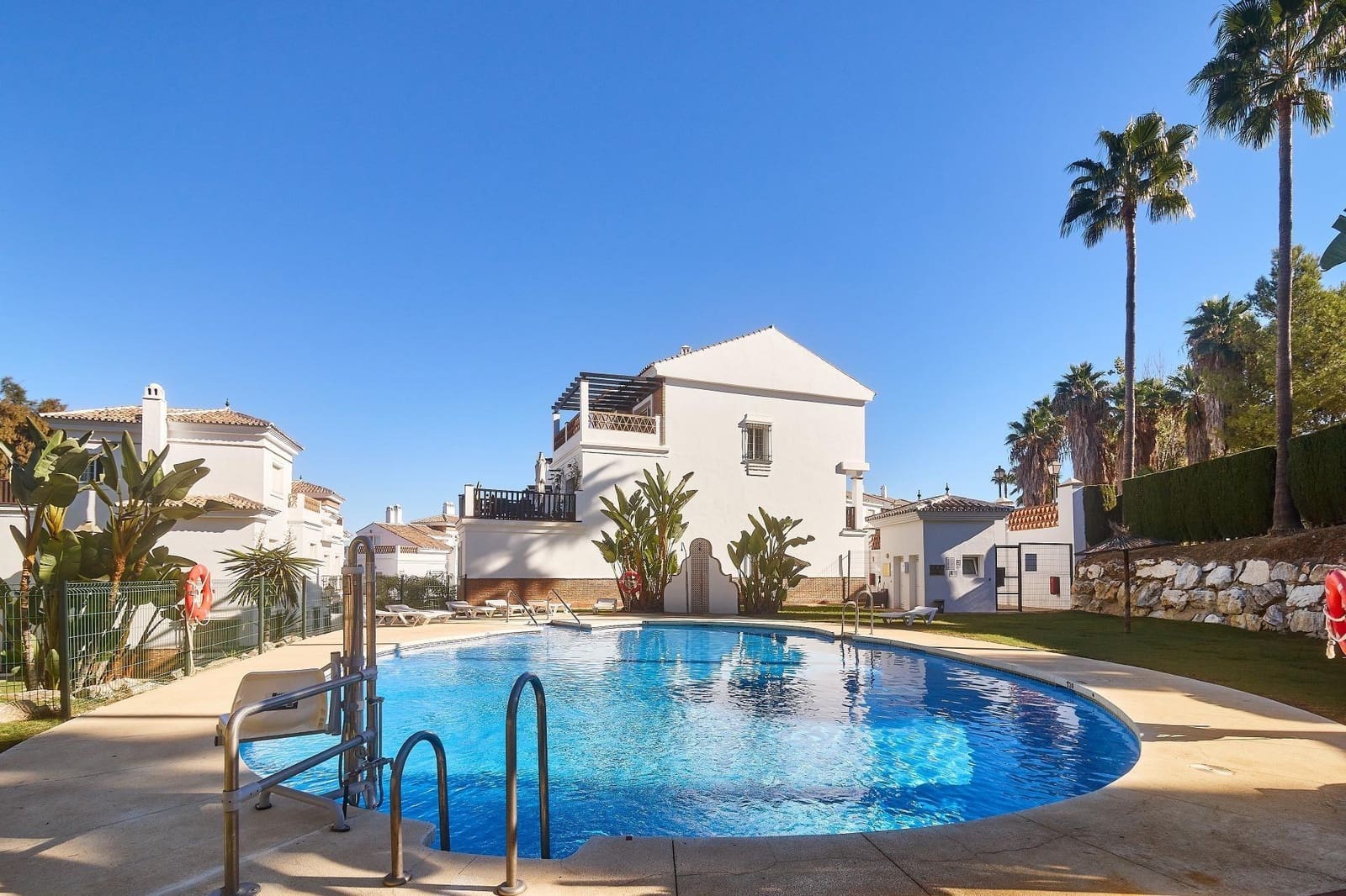 3 sypialnia Dom szeregowy na sprzedaż w Alhaurin de la Torre z basenem garażem - 429 990 € (Ref: 9359688)