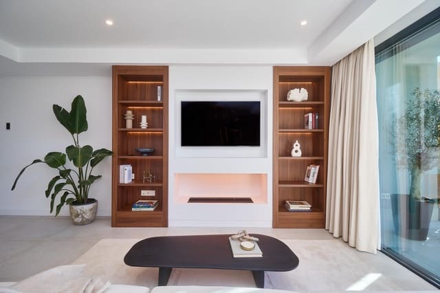 4 sovrum Radhus till salu i Mijas med pool garage - 837 000 € (Ref: 9431576)