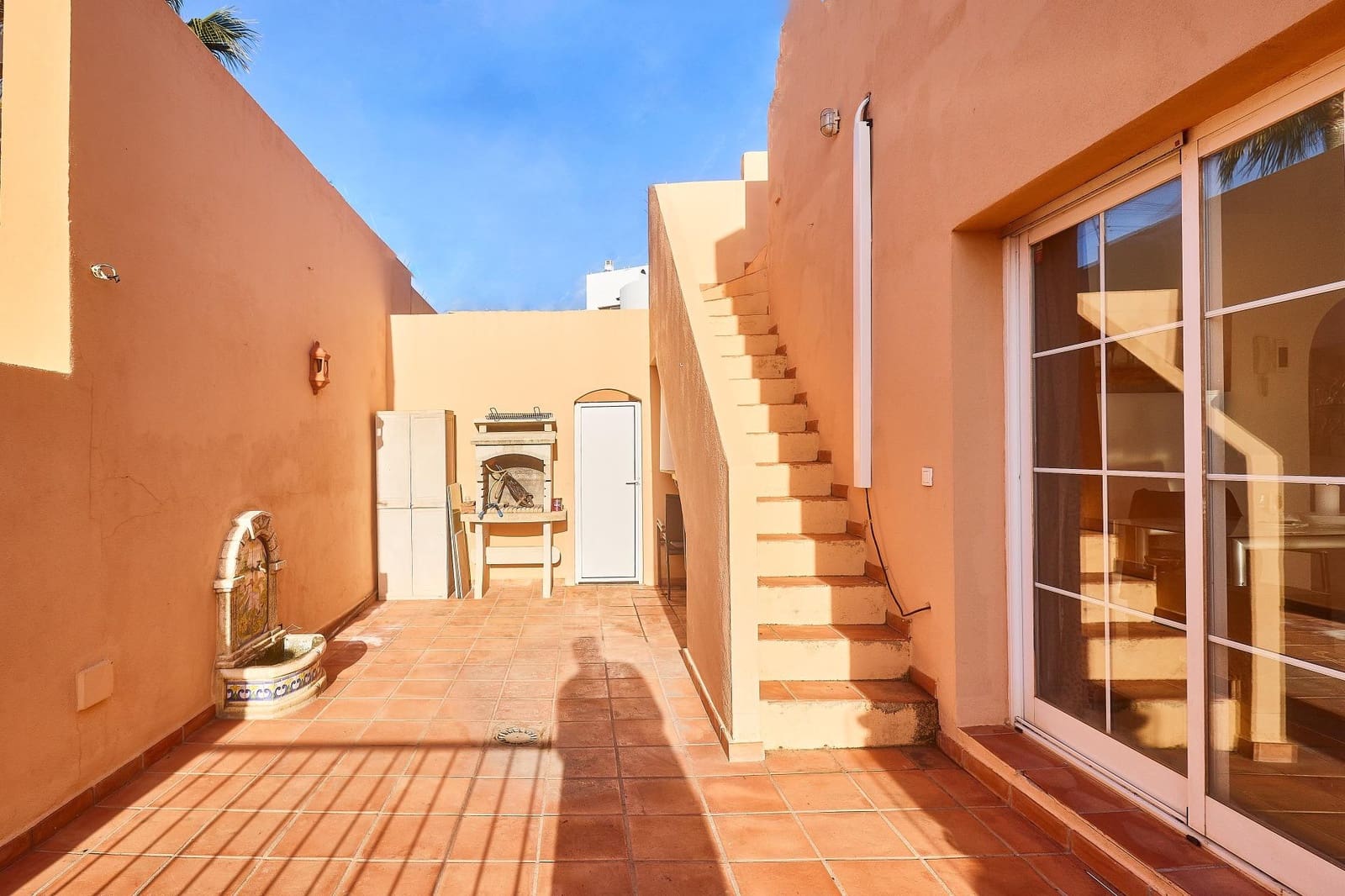 3 bedroom Villa for sale in El Faro with pool garage - € 550,000 (Ref: 9500732)