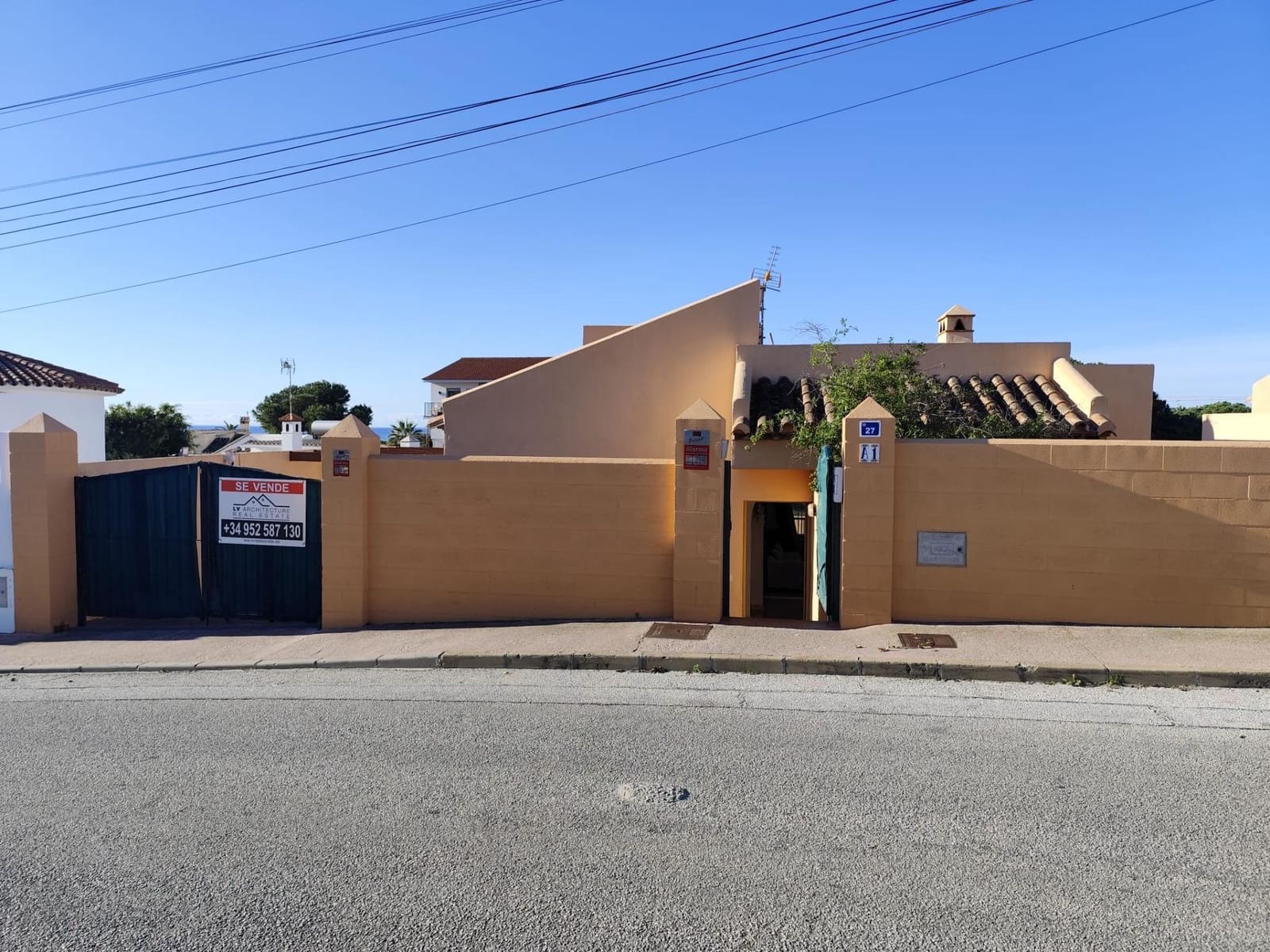 3 slaapkamer Villa te koop in El Faro met zwembad garage - € 550.000 (Ref: 9500732)