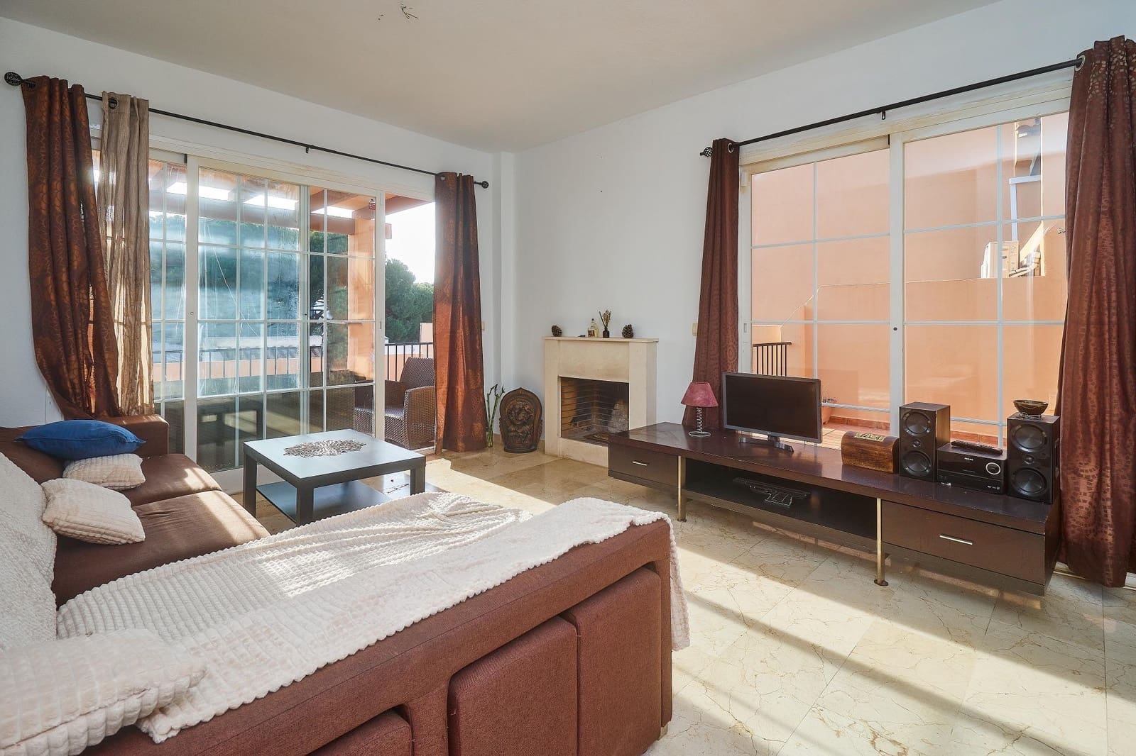 2 sypialnia Willa na sprzedaż w El Faro z basenem garażem - 534 500 € (Ref: 9500732)