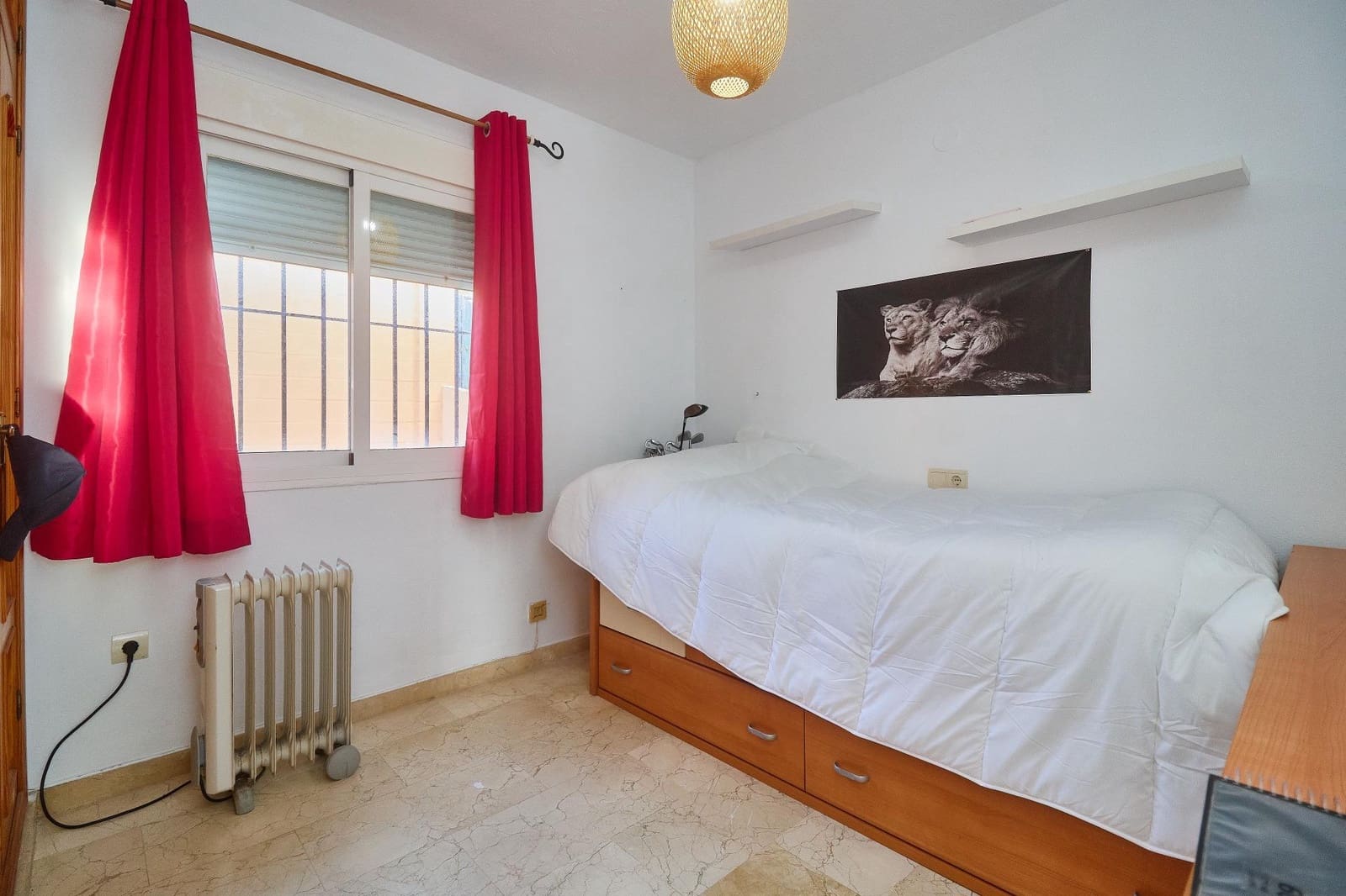 2 sypialnia Willa na sprzedaż w El Faro z basenem garażem - 534 500 € (Ref: 9500732)