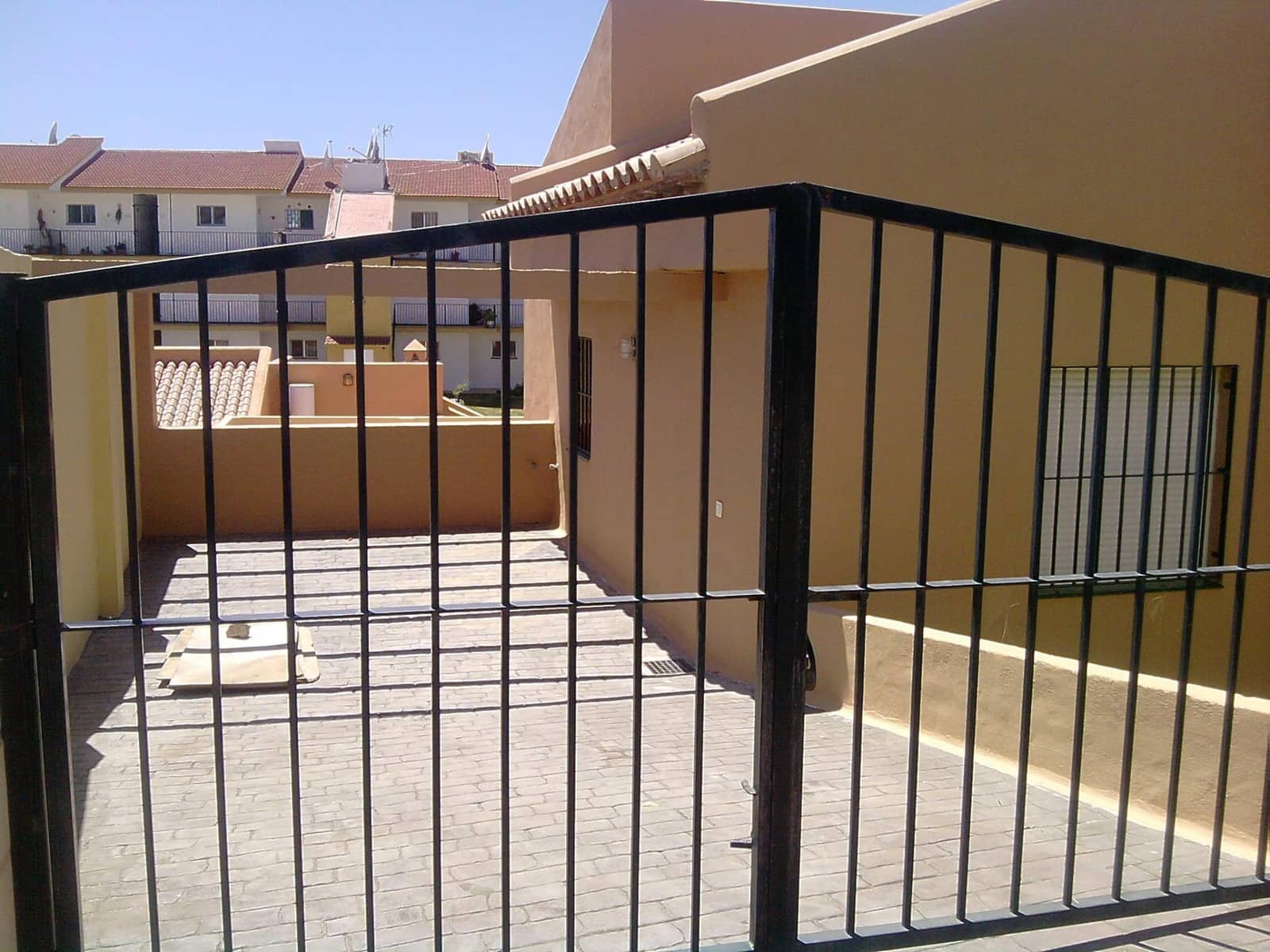 2 sypialnia Willa na sprzedaż w El Faro z basenem garażem - 534 500 € (Ref: 9500732)
