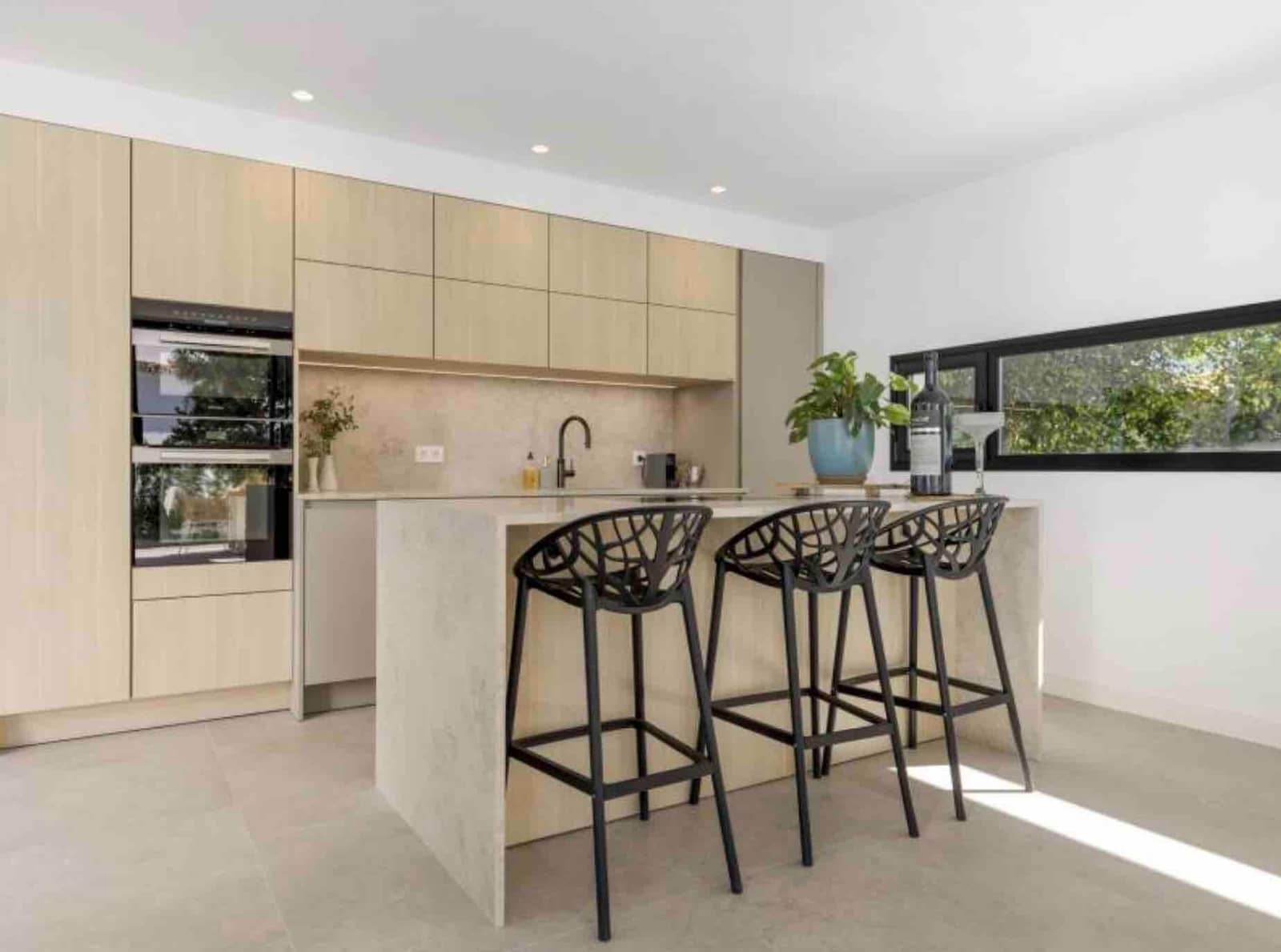 5 bedroom Villa for sale in Marbella with pool garage - € 3,450,000 (Ref: 9502458)