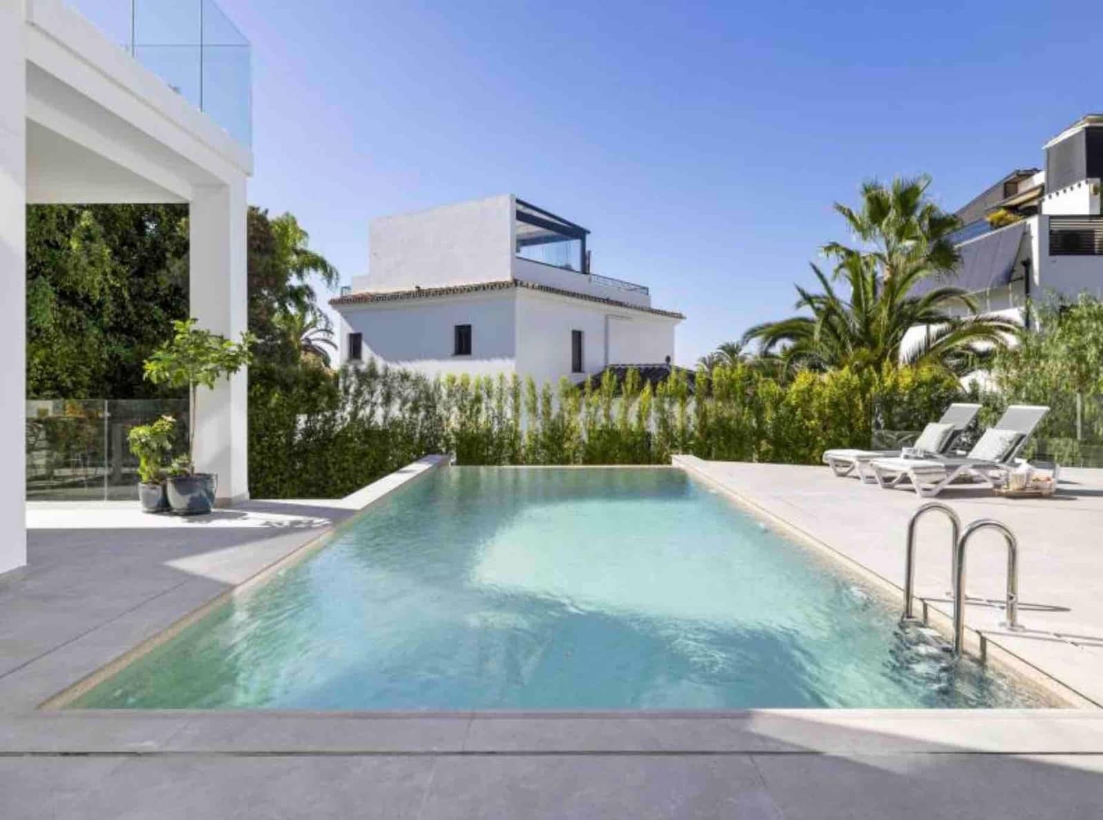 5 bedroom Villa for sale in Marbella with pool garage - € 3,450,000 (Ref: 9502458)