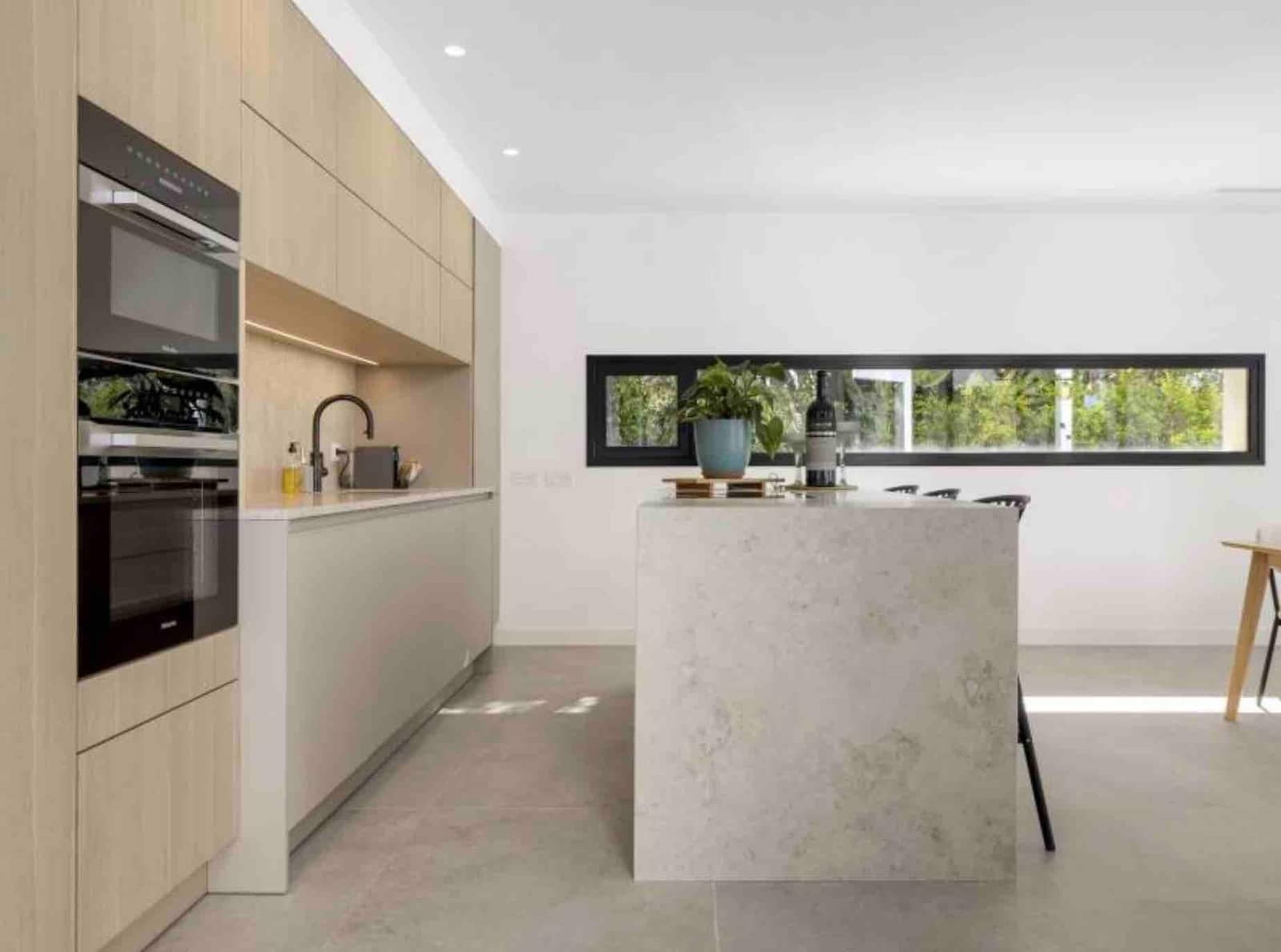 5 bedroom Villa for sale in Marbella with pool garage - € 3,450,000 (Ref: 9502458)