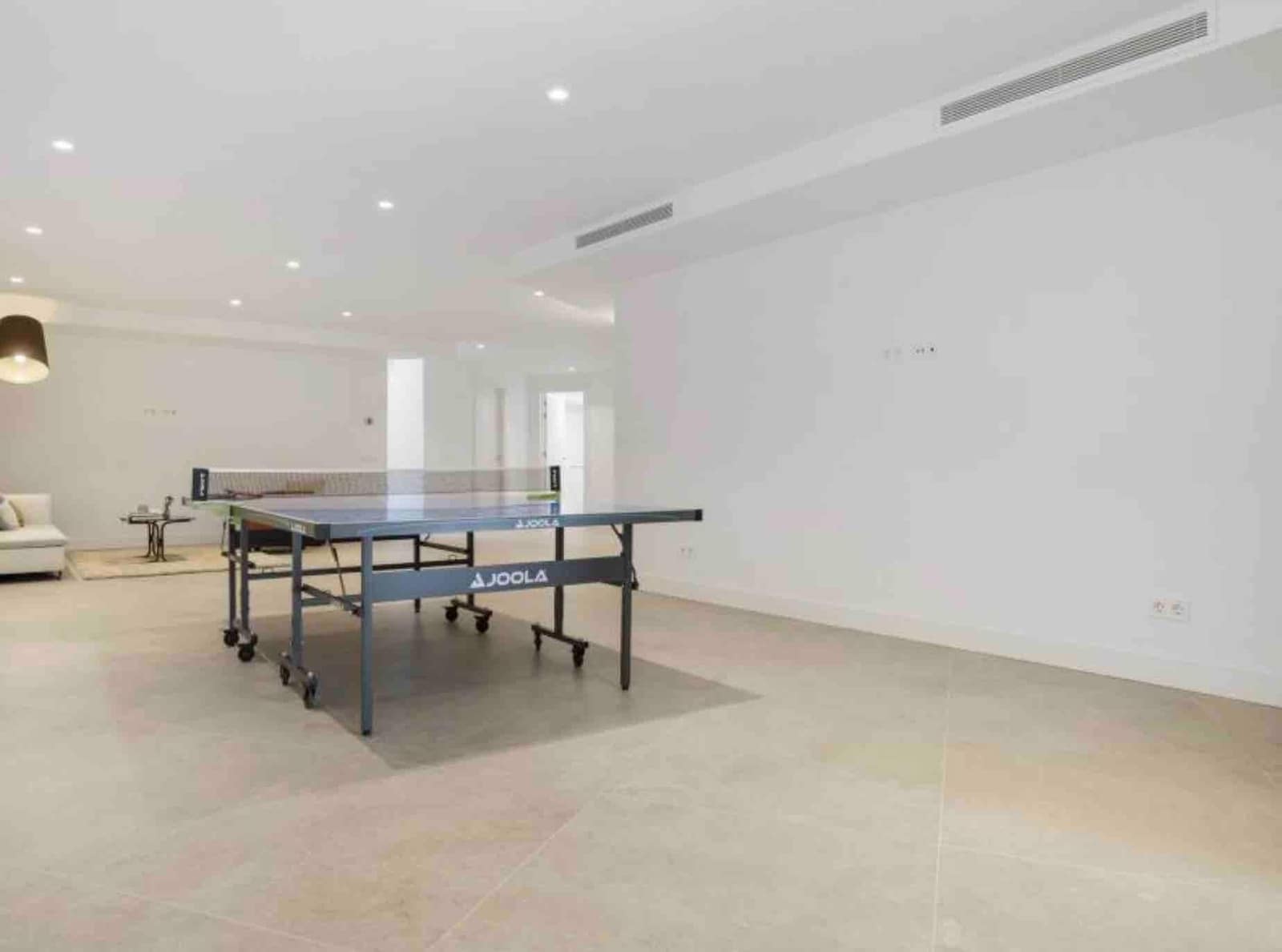 5 bedroom Villa for sale in Marbella with pool garage - € 3,450,000 (Ref: 9502458)