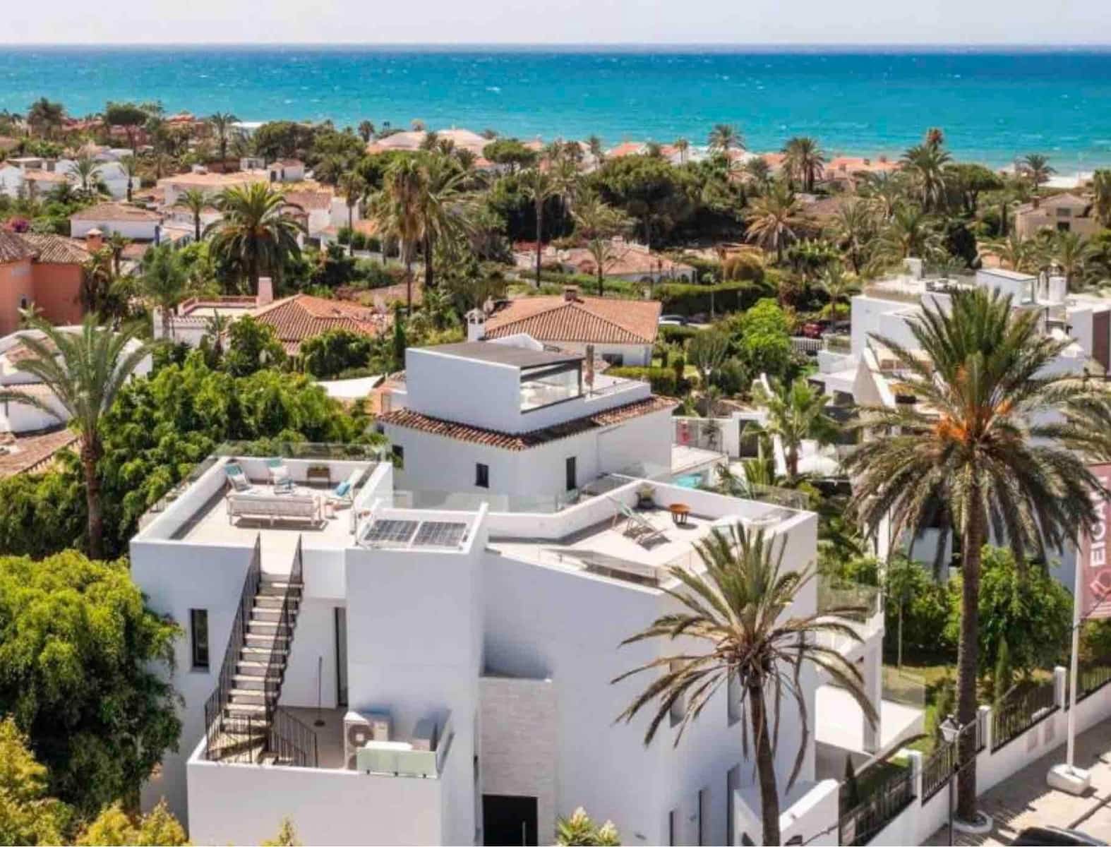 5 bedroom Villa for sale in Marbella with pool garage - € 3,450,000 (Ref: 9502458)