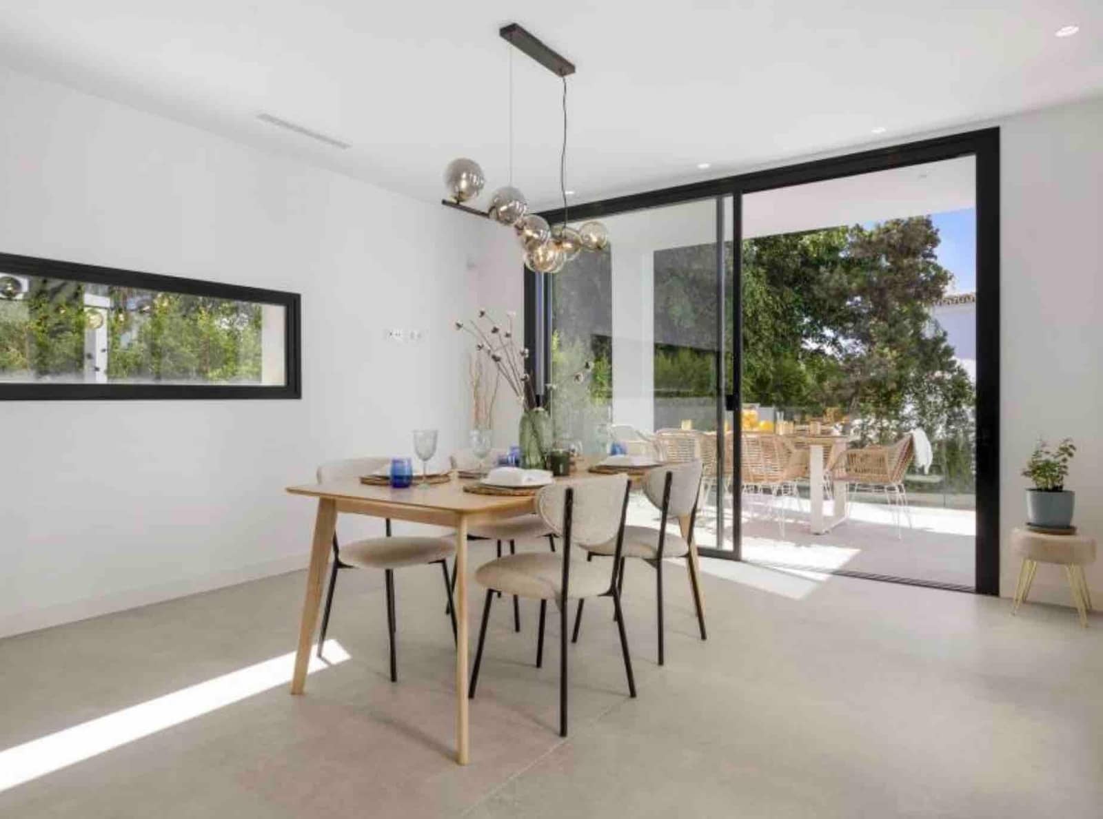 5 bedroom Villa for sale in Marbella with pool garage - € 3,450,000 (Ref: 9502458)