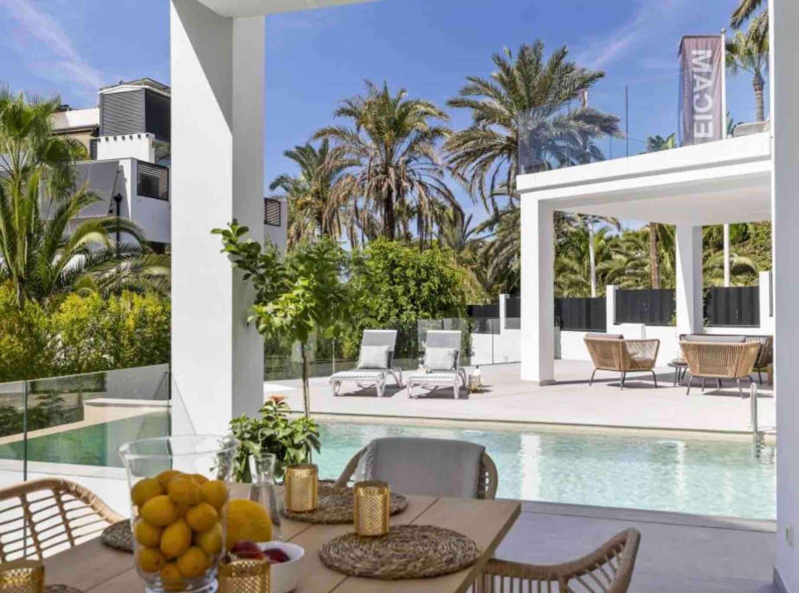 5 bedroom Villa for sale in Marbella with pool garage - € 3,450,000 (Ref: 9502458)