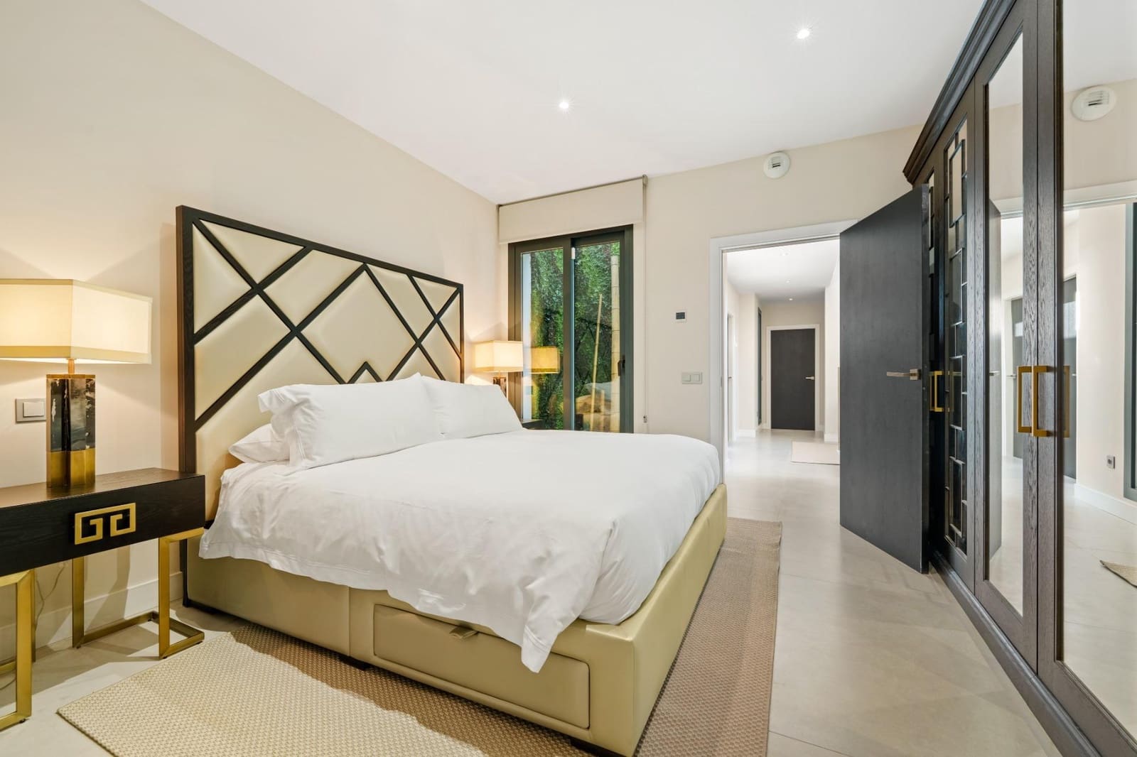 6 sovrum Villa till salu i La Quinta med pool garage - 4 695 000 € (Ref: 9536040)