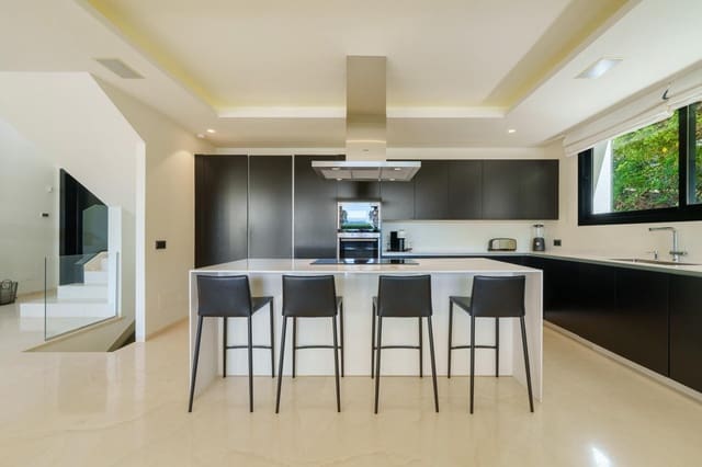 6 quarto Moradia para venda em Las Brisas, Marbella com piscina garagem - 4 290 000 € (Ref: 9536042)