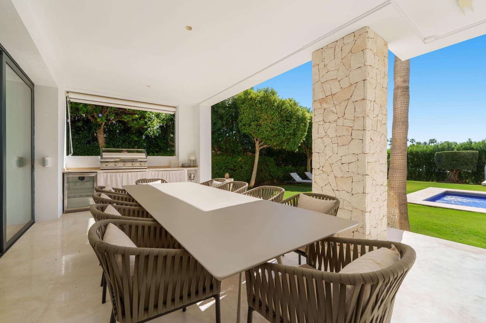 6 quarto Moradia para venda em Nueva Andalucia com piscina garagem - 4 290 000 € (Ref: 9536042)