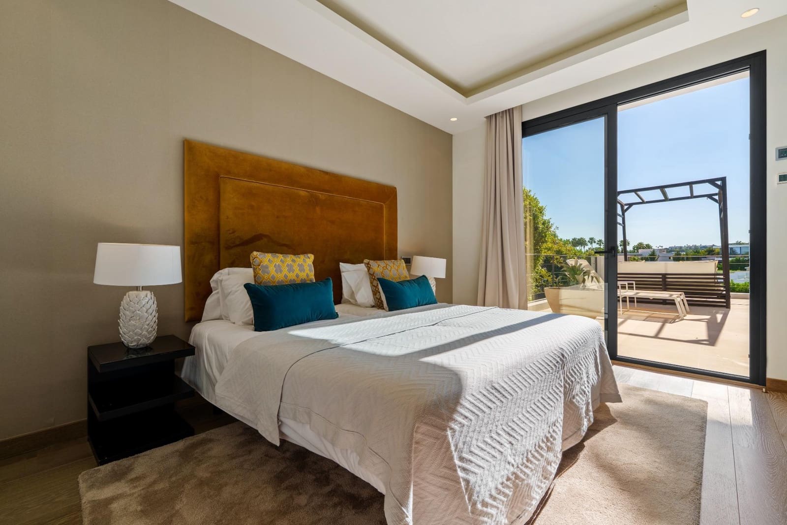 6 quarto Moradia para venda em Nueva Andalucia com piscina garagem - 4 290 000 € (Ref: 9536042)