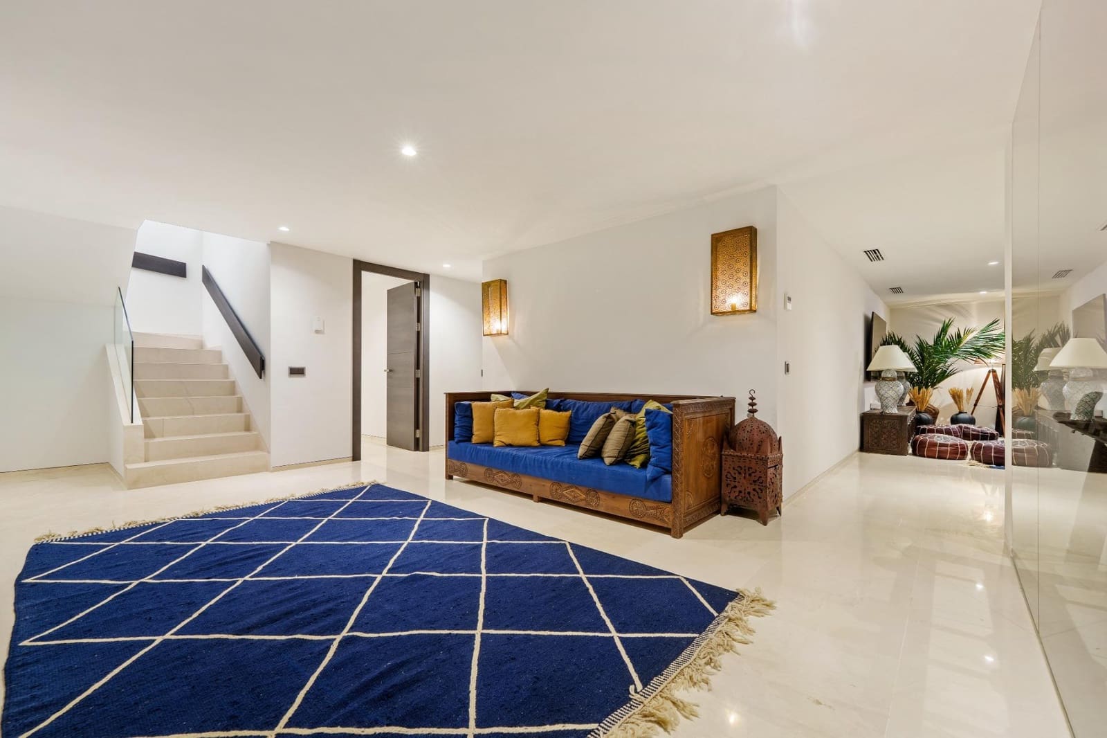 6 bedroom Villa for sale in Nueva Andalucia with pool garage - € 4,190,000 (Ref: 9536043)