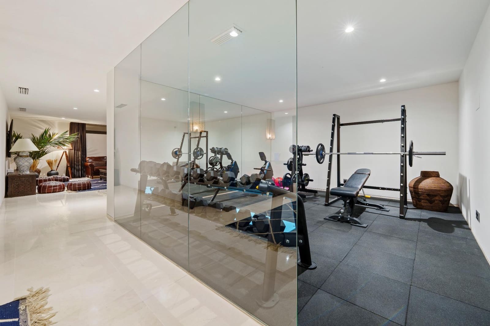 6 bedroom Villa for sale in Nueva Andalucia with pool garage - € 4,190,000 (Ref: 9536043)