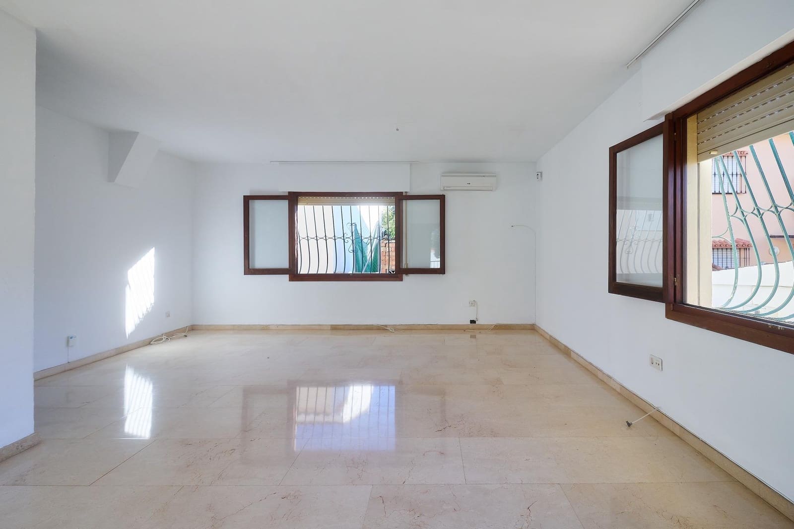 5 soverom Villa til salgs i El Coto med svømmebasseng garasje - € 700 000 (Ref: 9615634)