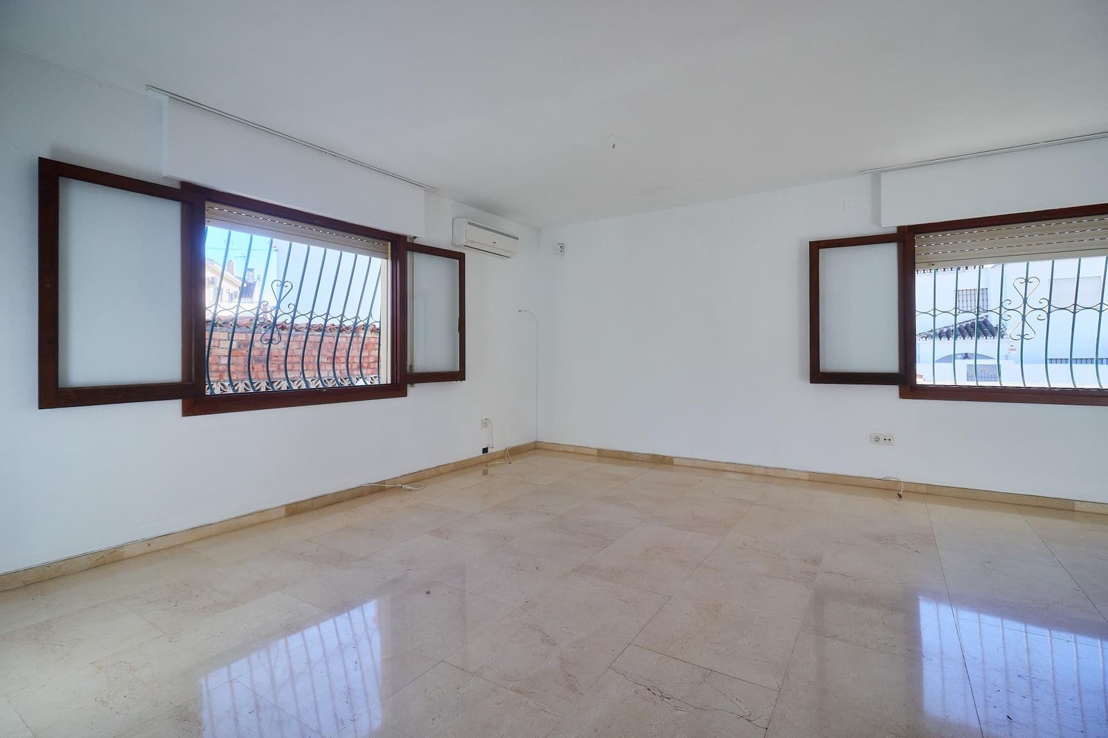 5 soverom Villa til salgs i El Coto med svømmebasseng garasje - € 700 000 (Ref: 9615634)