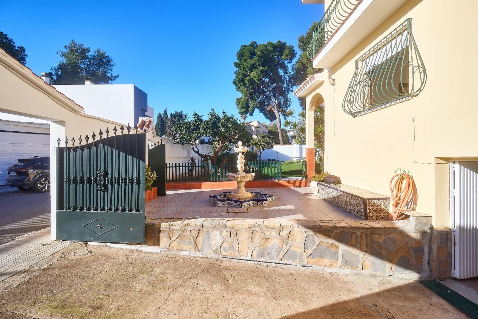 5 soverom Villa til salgs i El Coto med svømmebasseng garasje - € 700 000 (Ref: 9615634)