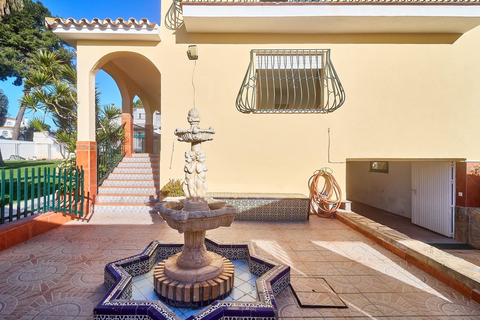 5 soverom Villa til salgs i El Coto med svømmebasseng garasje - € 700 000 (Ref: 9615634)