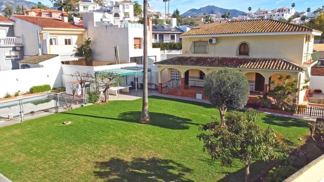 Chalet de 5 habitaciones en El Coto, Mijas en venta con piscina garaje - 700.000 € (Ref: 9615634)