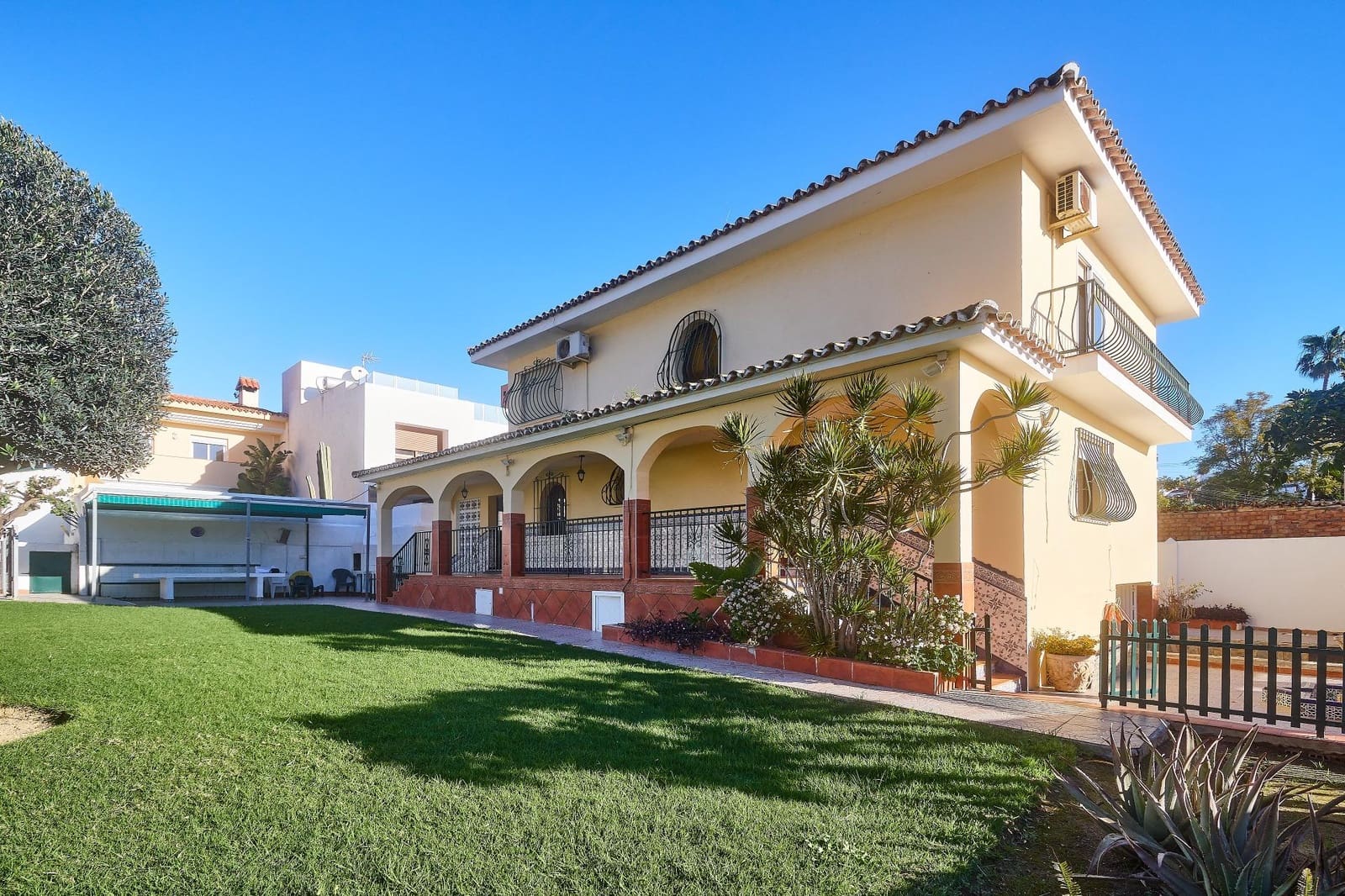 5 soverom Villa til salgs i El Coto med svømmebasseng garasje - € 700 000 (Ref: 9615634)