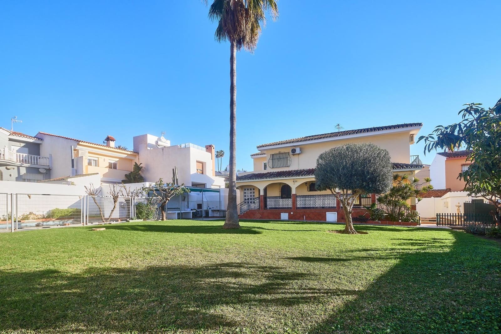 5 soverom Villa til salgs i El Coto med svømmebasseng garasje - € 700 000 (Ref: 9615634)