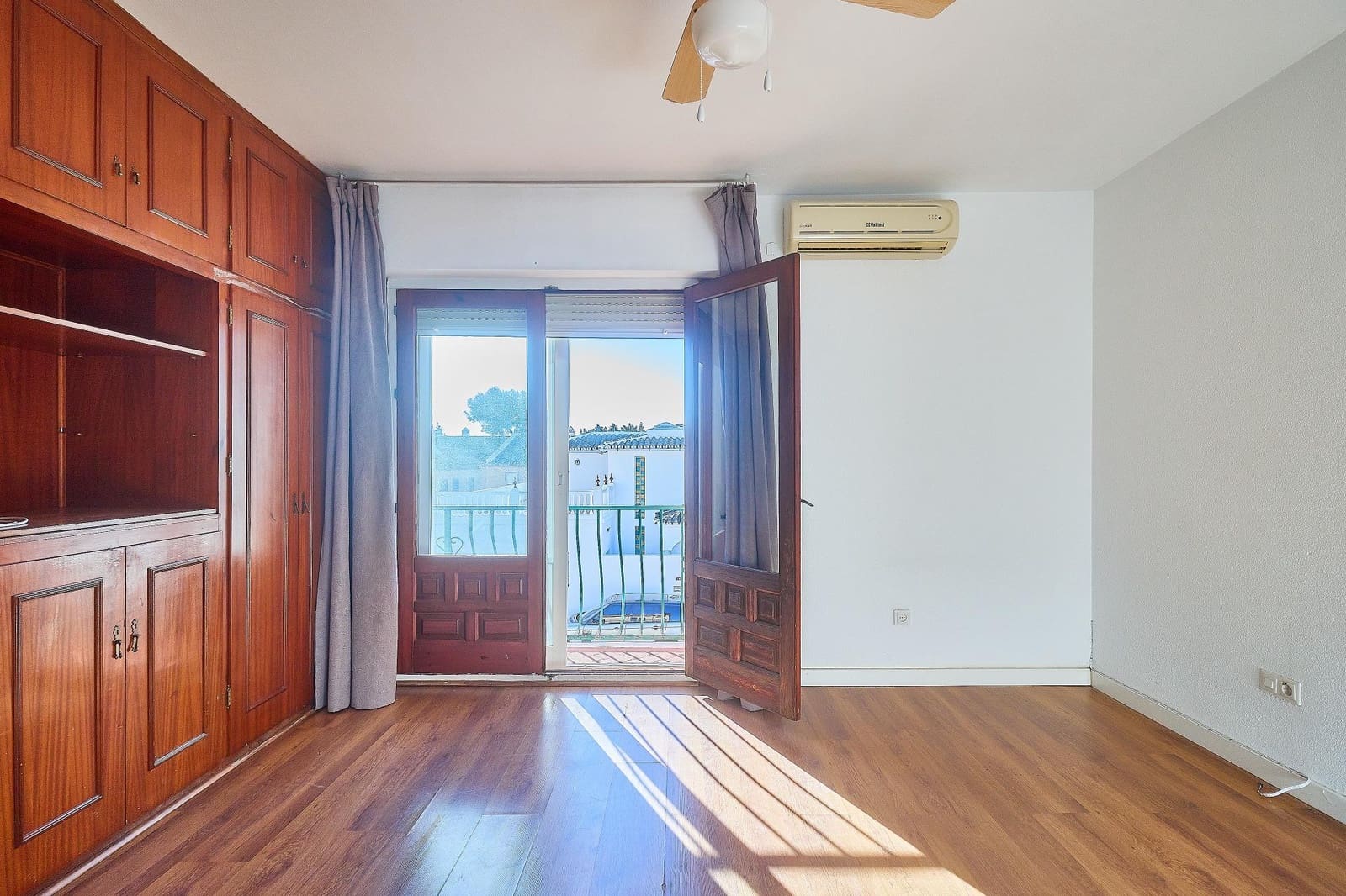 5 soverom Villa til salgs i El Coto med svømmebasseng garasje - € 700 000 (Ref: 9615634)