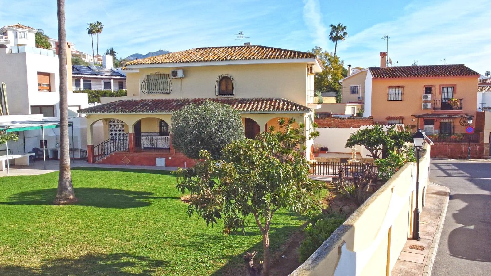 5 soverom Villa til salgs i El Coto med svømmebasseng garasje - € 700 000 (Ref: 9615634)