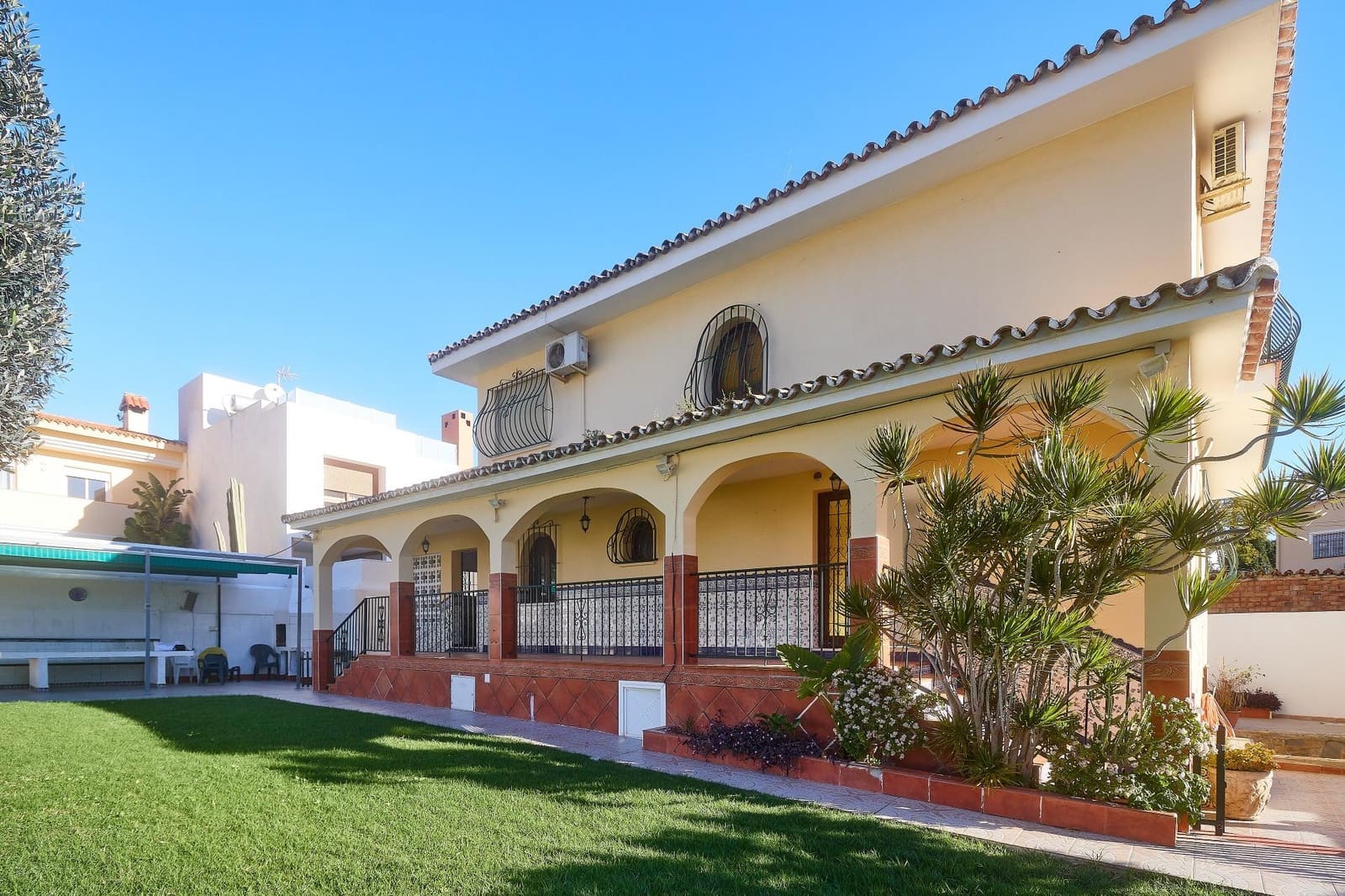 5 soverom Villa til salgs i El Coto med svømmebasseng garasje - € 700 000 (Ref: 9615634)