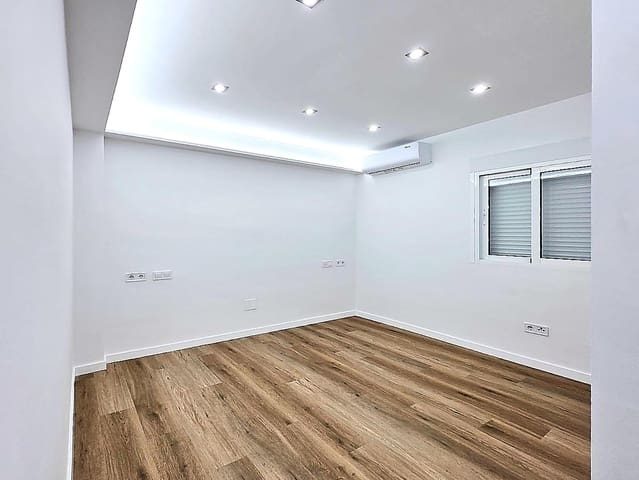 3 makuuhuone Asunto myytävänä paikassa Fuengirola - 299 000 € (Ref: 9666607)