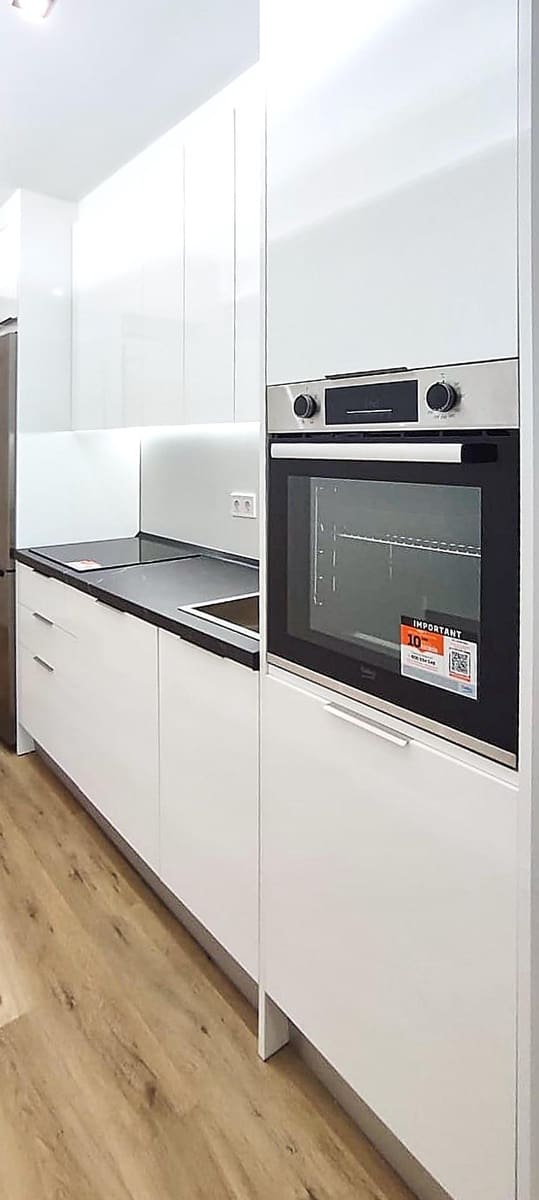 3 bedroom Flat for sale in Fuengirola - € 299,000 (Ref: 9666607)