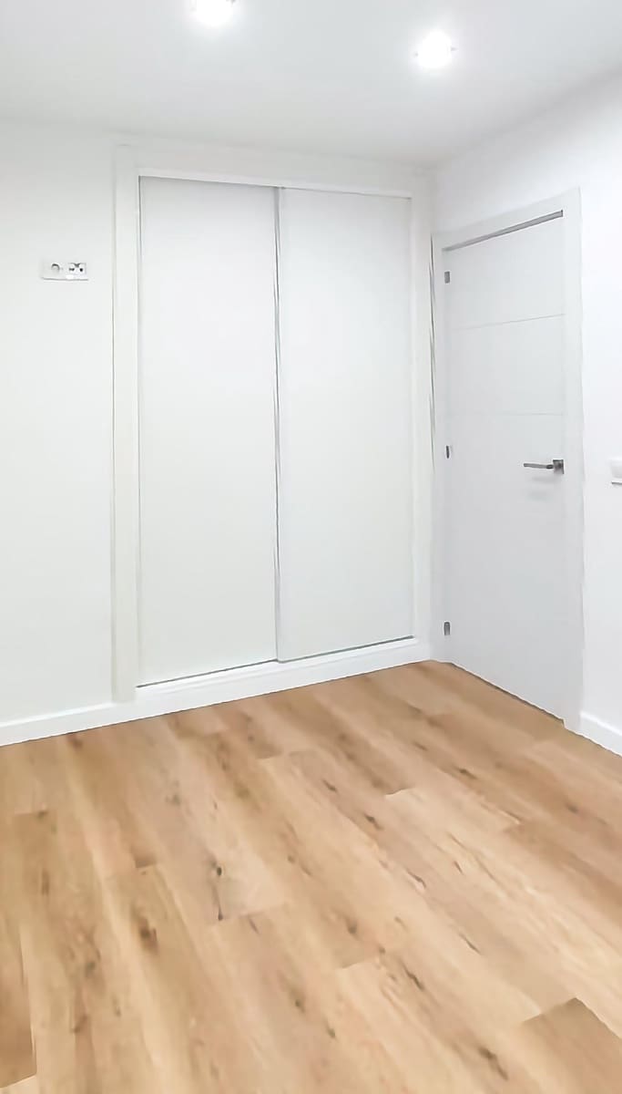 3 bedroom Flat for sale in Fuengirola - € 299,000 (Ref: 9666607)