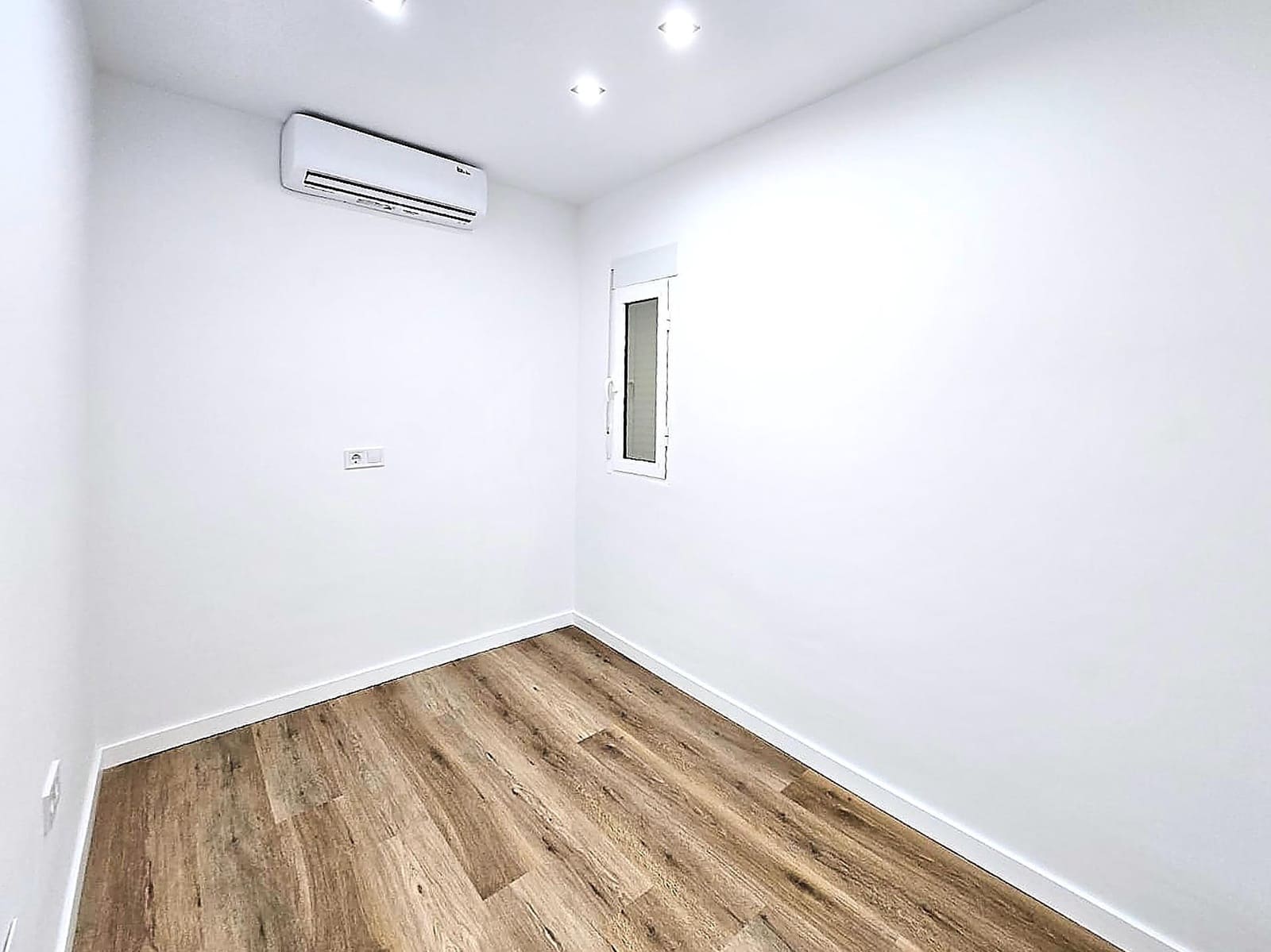 3 bedroom Flat for sale in Fuengirola - € 299,000 (Ref: 9666607)