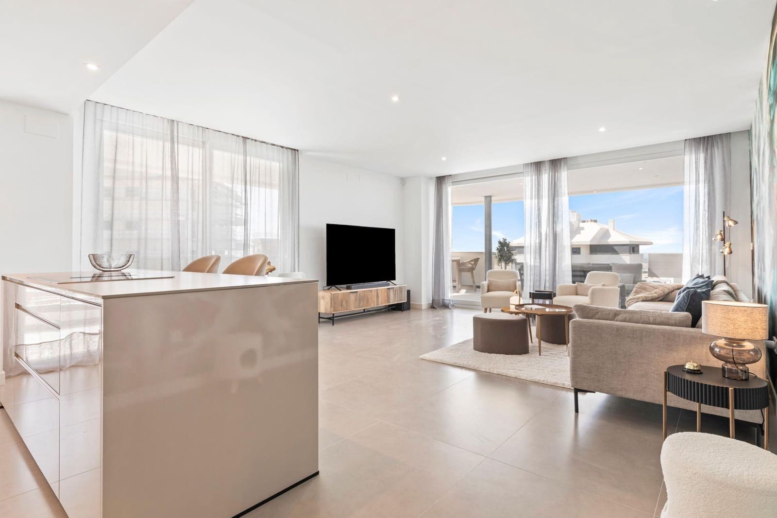 3 sypialnia Apartament na sprzedaż w Benalmadena z basenem garażem - 786 000 € (Ref: 9698880)