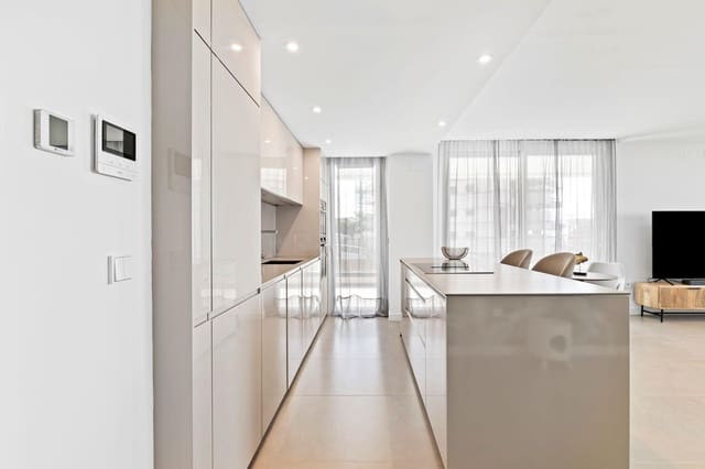 3 Zimmer Apartment zu verkaufen in Benalmádena mit Pool Garage - 786.000 € (Ref: 9698880)