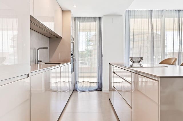 3 Zimmer Apartment zu verkaufen in Benalmádena mit Pool Garage - 786.000 € (Ref: 9698880)