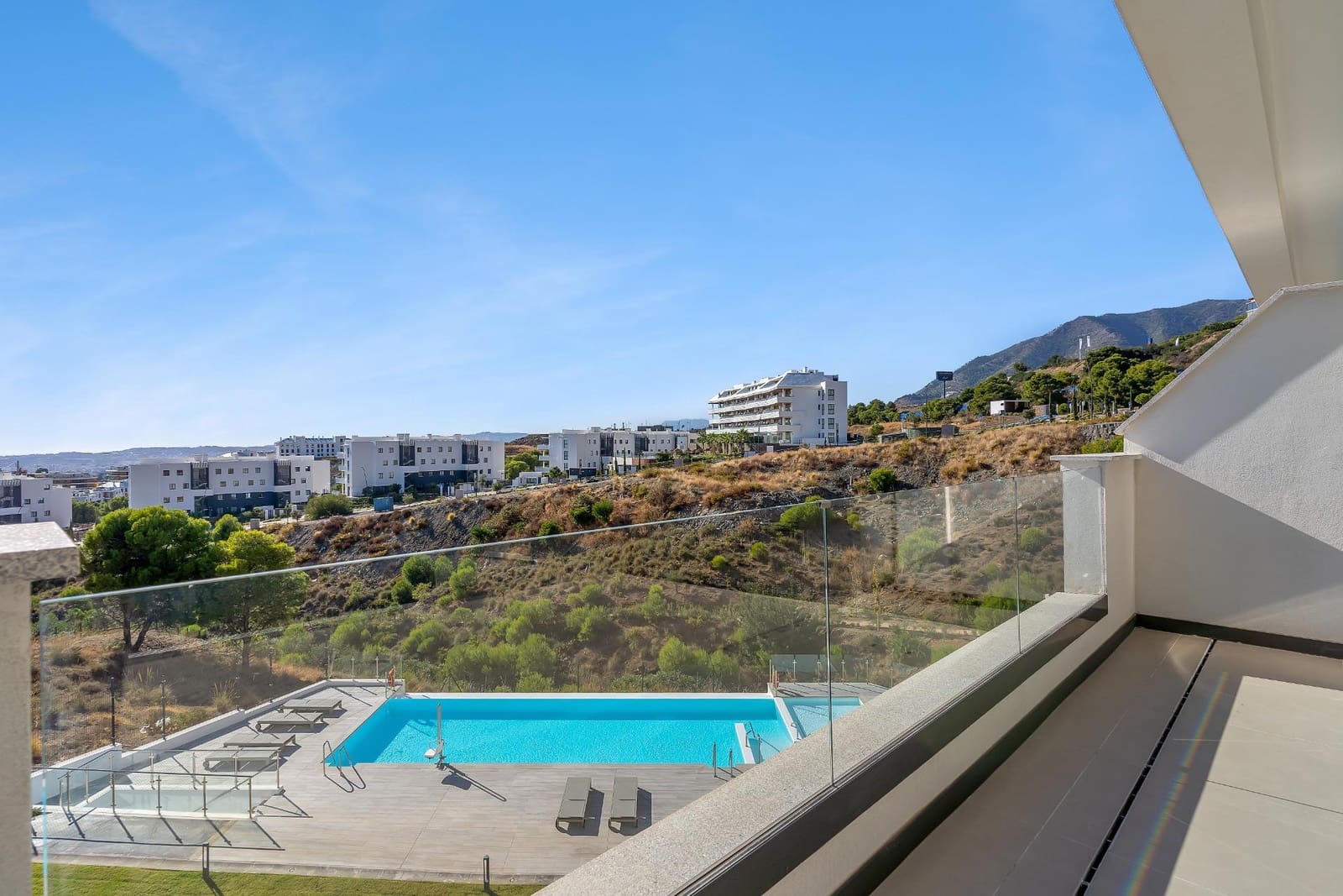 3 sypialnia Apartament na sprzedaż w Benalmadena z basenem garażem - 786 000 € (Ref: 9698880)