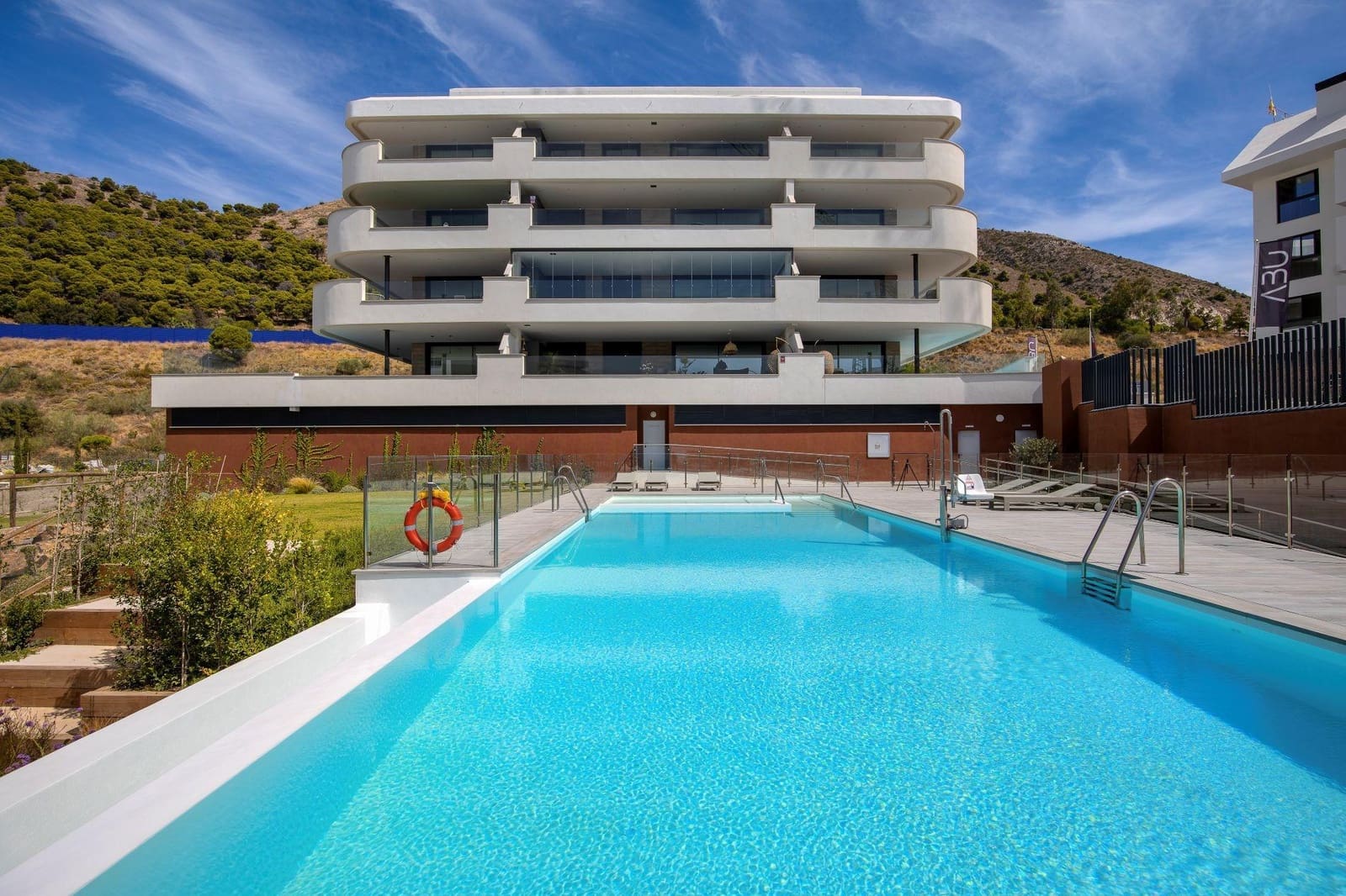 3 sypialnia Apartament na sprzedaż w Benalmadena z basenem garażem - 786 000 € (Ref: 9698880)