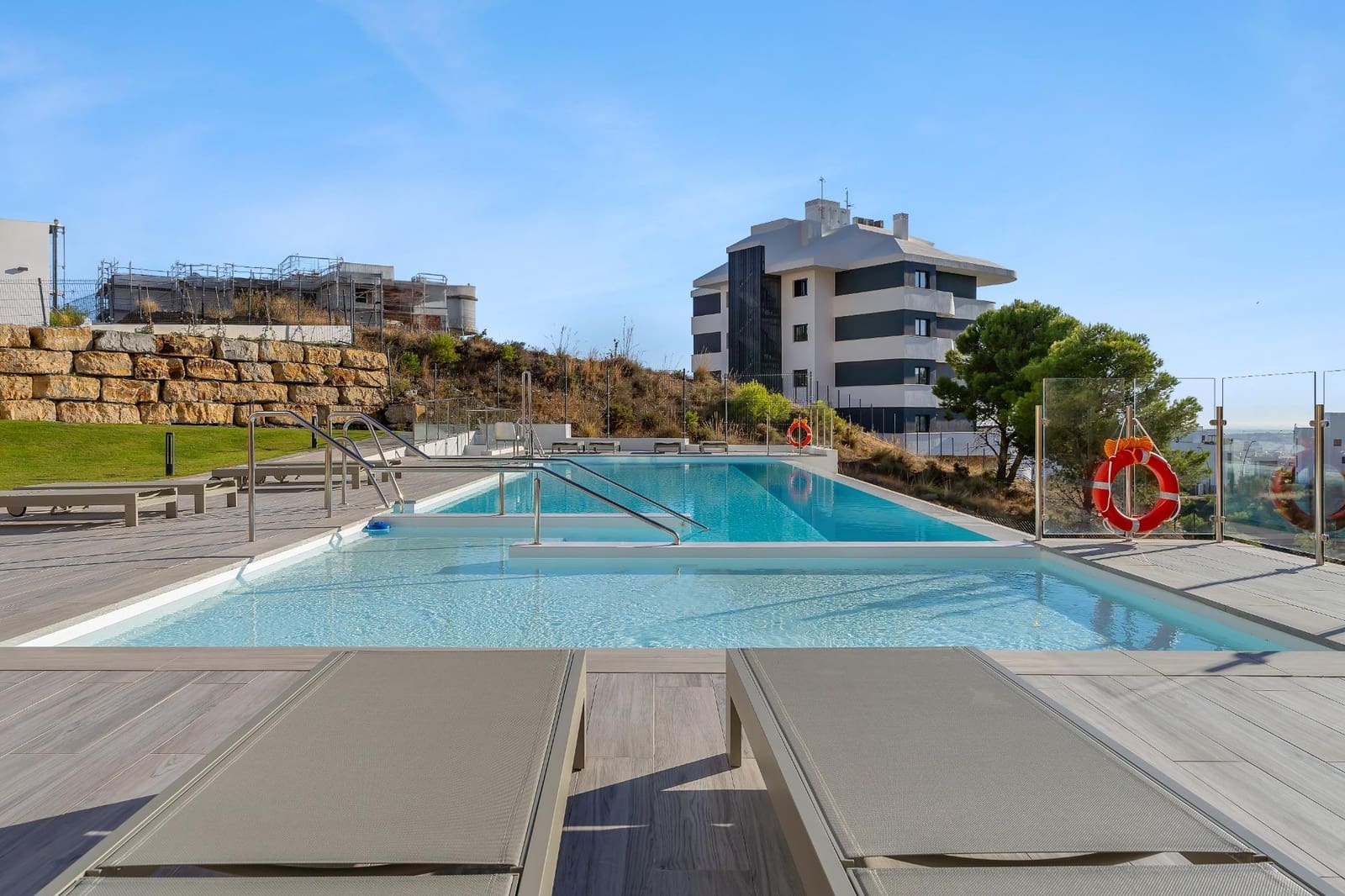 3 sypialnia Apartament na sprzedaż w Benalmadena z basenem garażem - 786 000 € (Ref: 9698880)