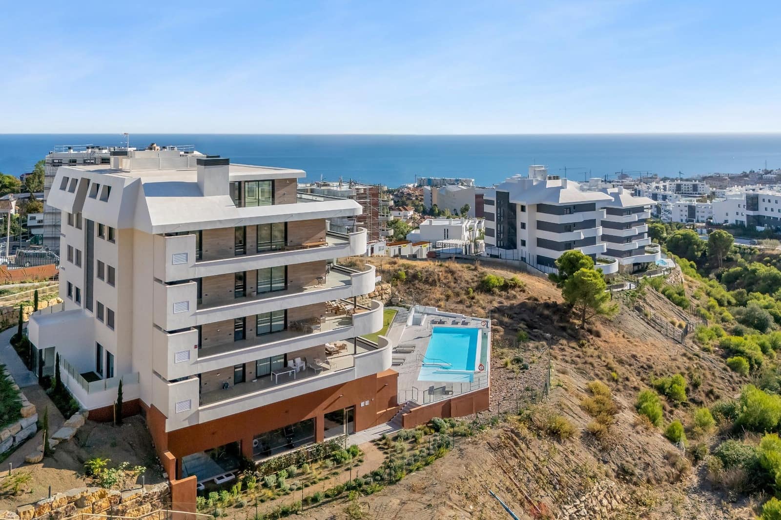 3 sypialnia Apartament na sprzedaż w Benalmadena z basenem garażem - 786 000 € (Ref: 9698880)