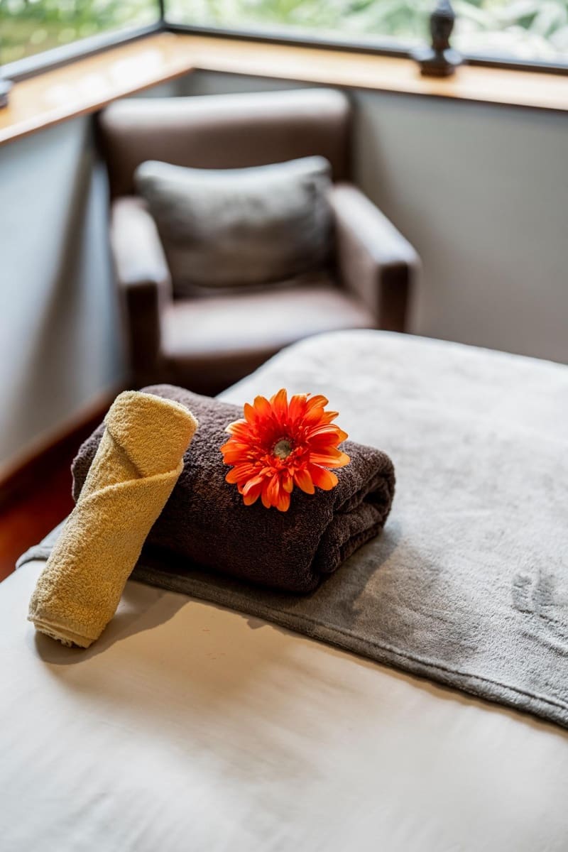 5 sypialnia Willa na sprzedaż w El Paraiso z basenem garażem - 1 950 000 € (Ref: 9773170)