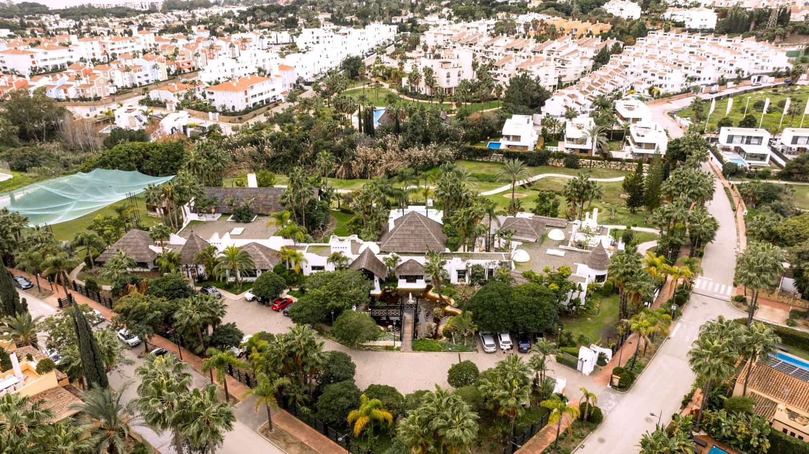 5 sypialnia Willa na sprzedaż w El Paraiso z basenem garażem - 1 950 000 € (Ref: 9773170)