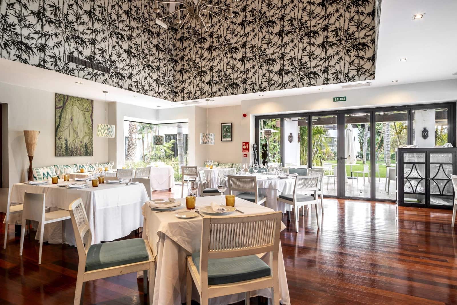 5 sypialnia Willa na sprzedaż w El Paraiso z basenem garażem - 1 950 000 € (Ref: 9773170)