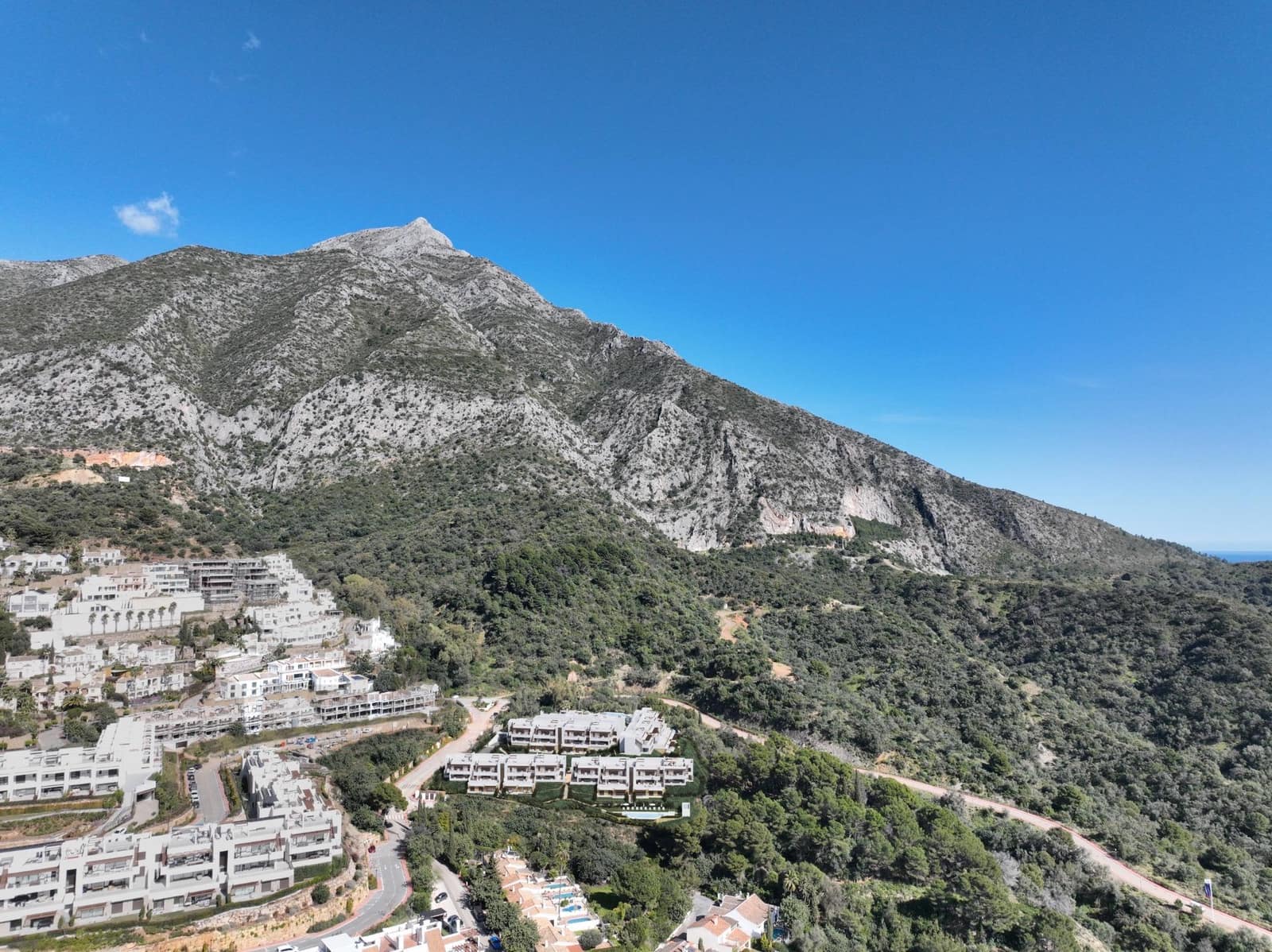 3 chambre Appartement à vendre à Istan avec piscine garage - 545 000 € (Ref: 9773171)