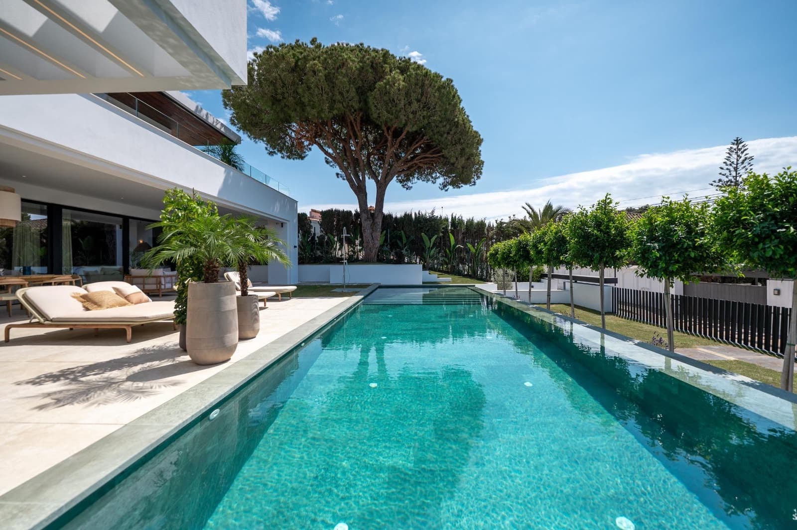 6 bedroom Villa for sale in Marbella with pool garage - € 4,995,000 (Ref: 9849494)