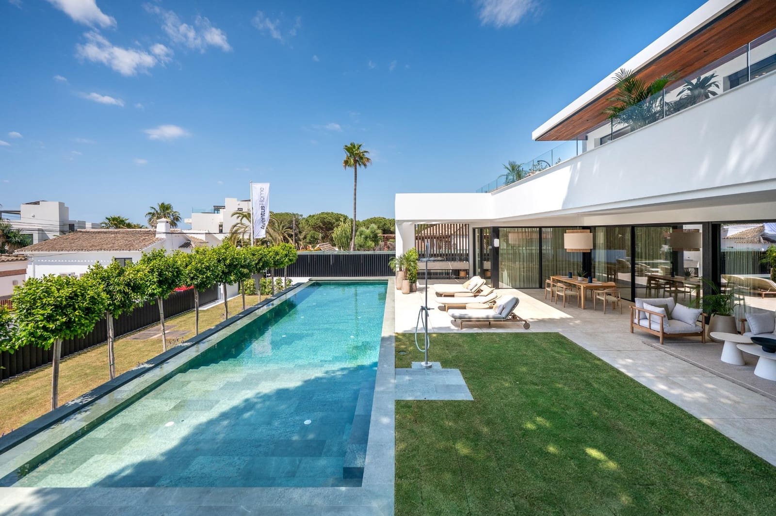 6 bedroom Villa for sale in Marbella with pool garage - € 4,995,000 (Ref: 9849494)