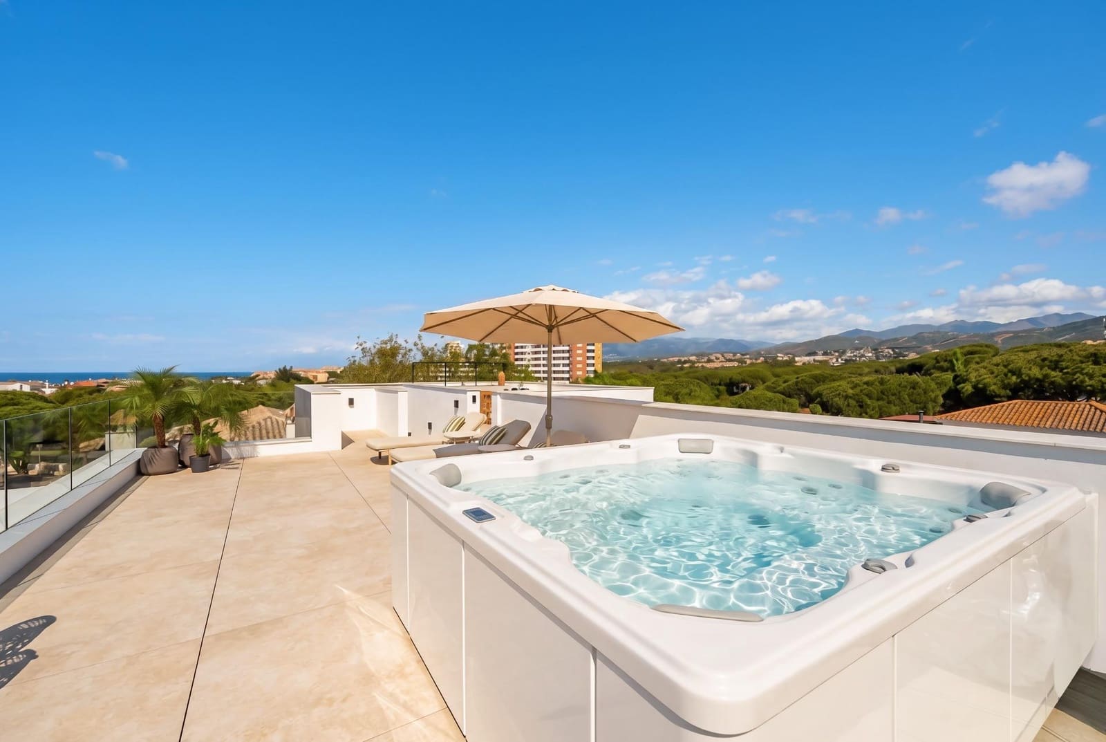 6 bedroom Villa for sale in Marbella with pool garage - € 4,995,000 (Ref: 9849494)